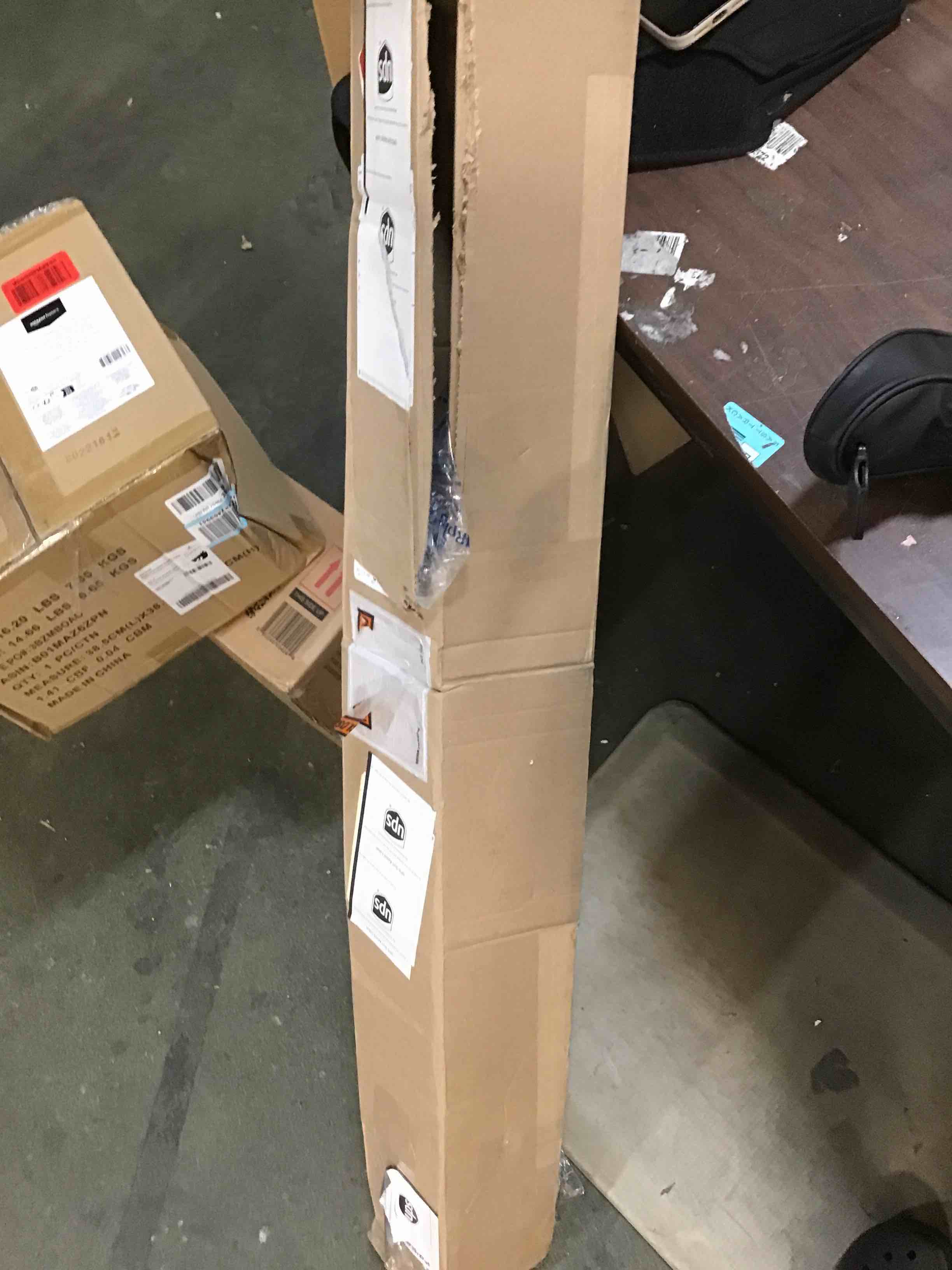 https://s3.amazonaws.com/lotting-images-prod/bidfta/RED5874869_1708951954666.jpeg