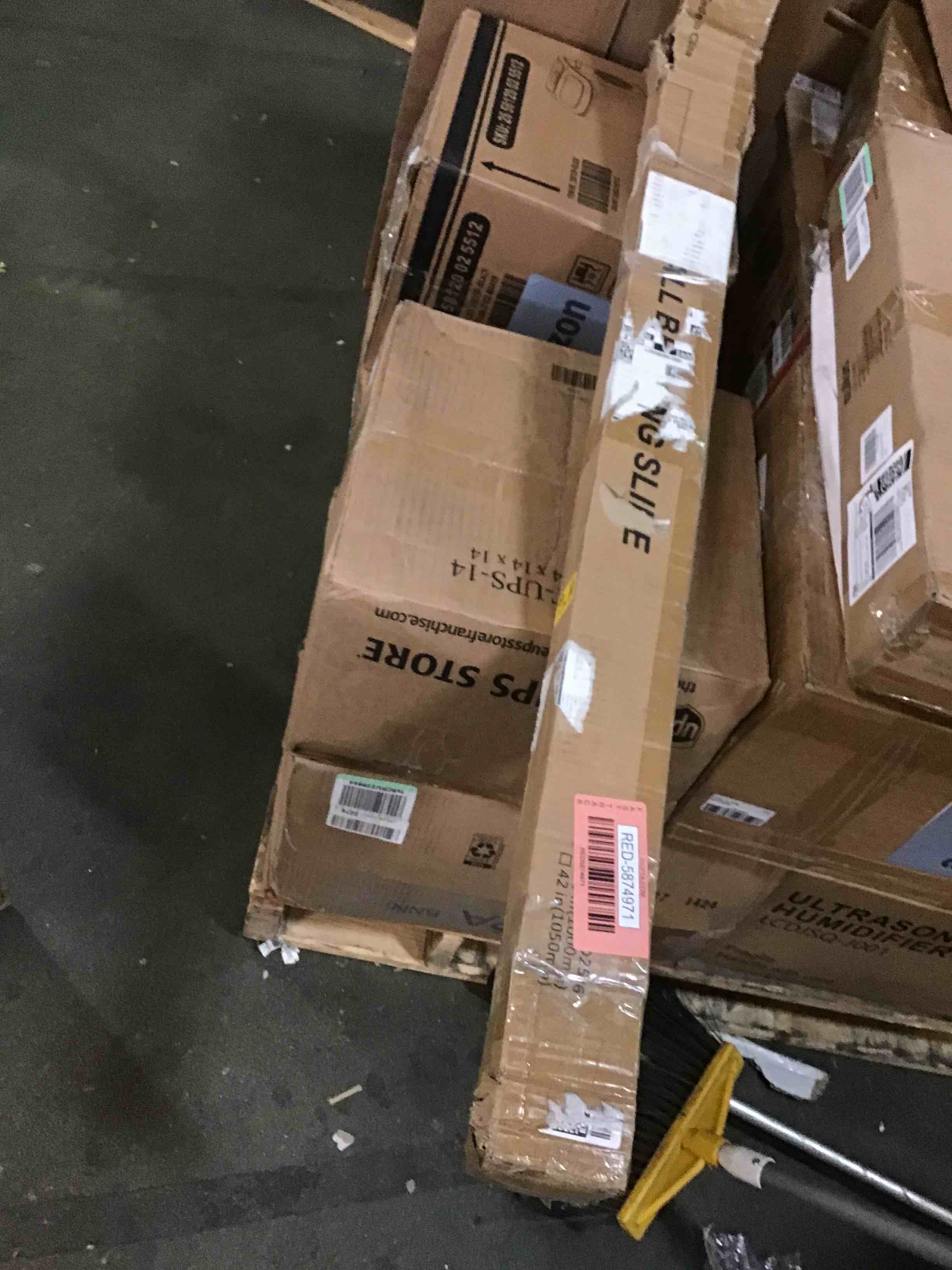 https://s3.amazonaws.com/lotting-images-prod/bidfta/RED5874971_1708965762135.jpeg