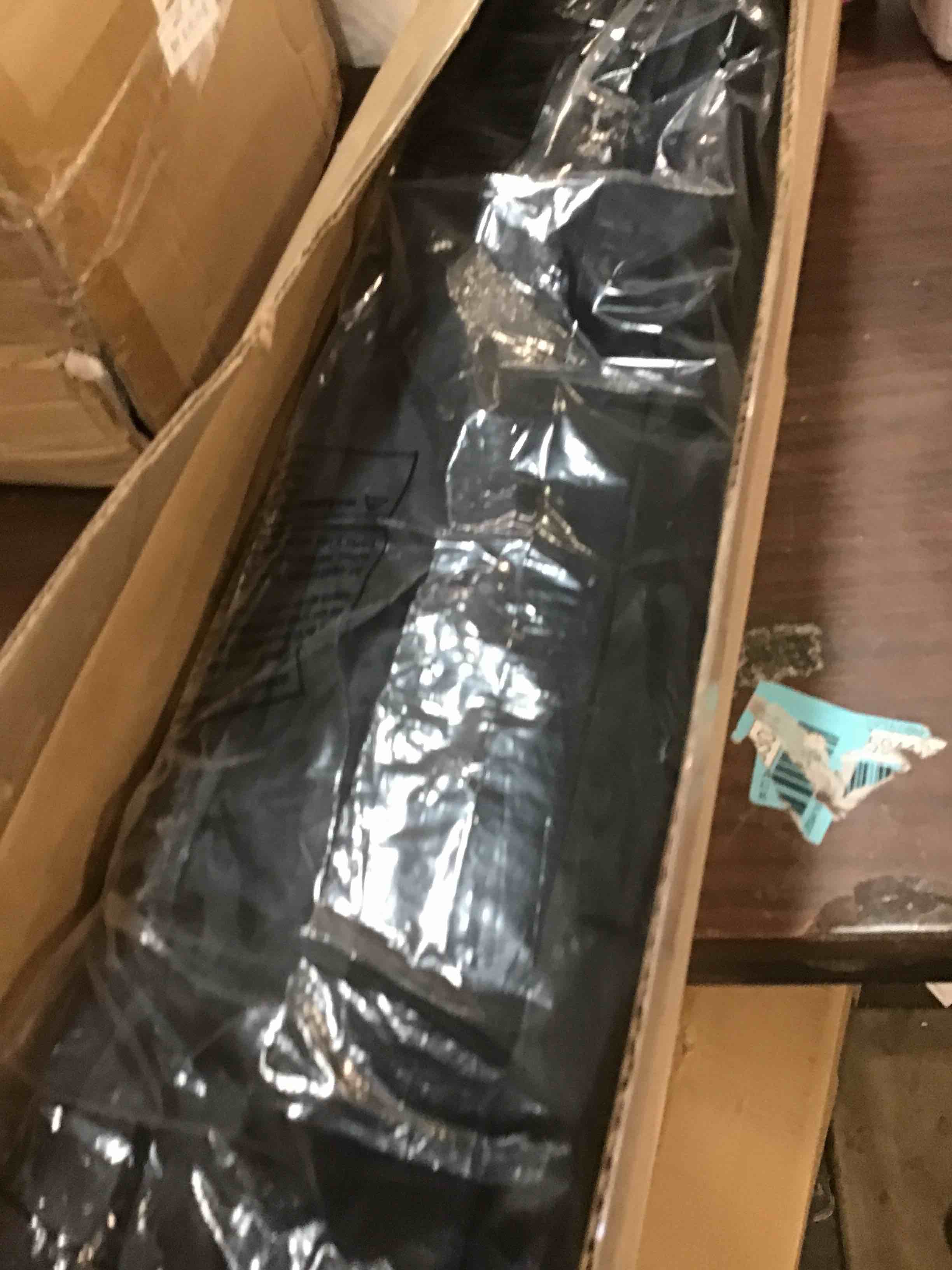 https://s3.amazonaws.com/lotting-images-prod/bidfta/RED5875020_1708973906490.jpeg