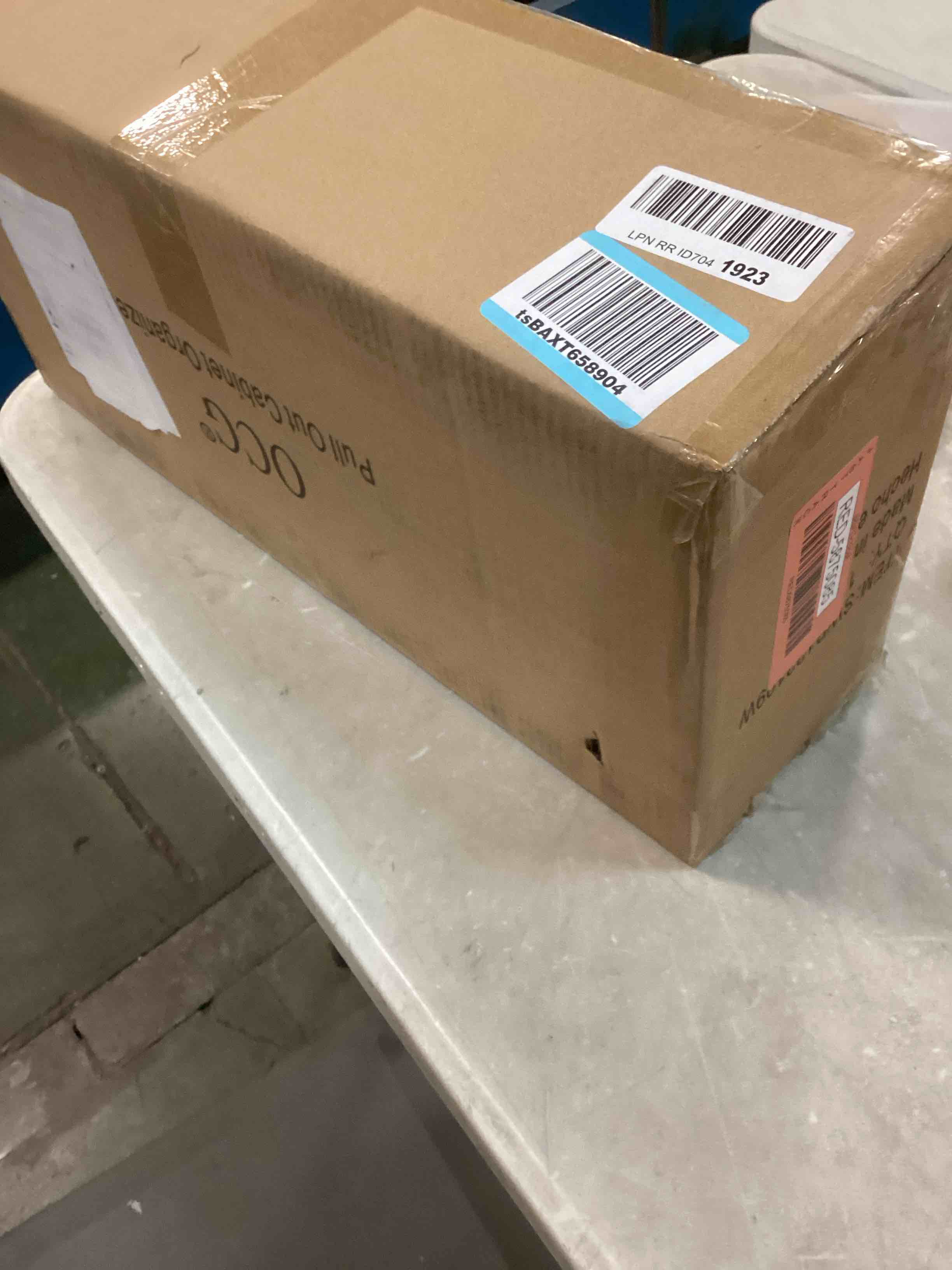 https://s3.amazonaws.com/lotting-images-prod/bidfta/RED5875085_1709036088216.jpeg