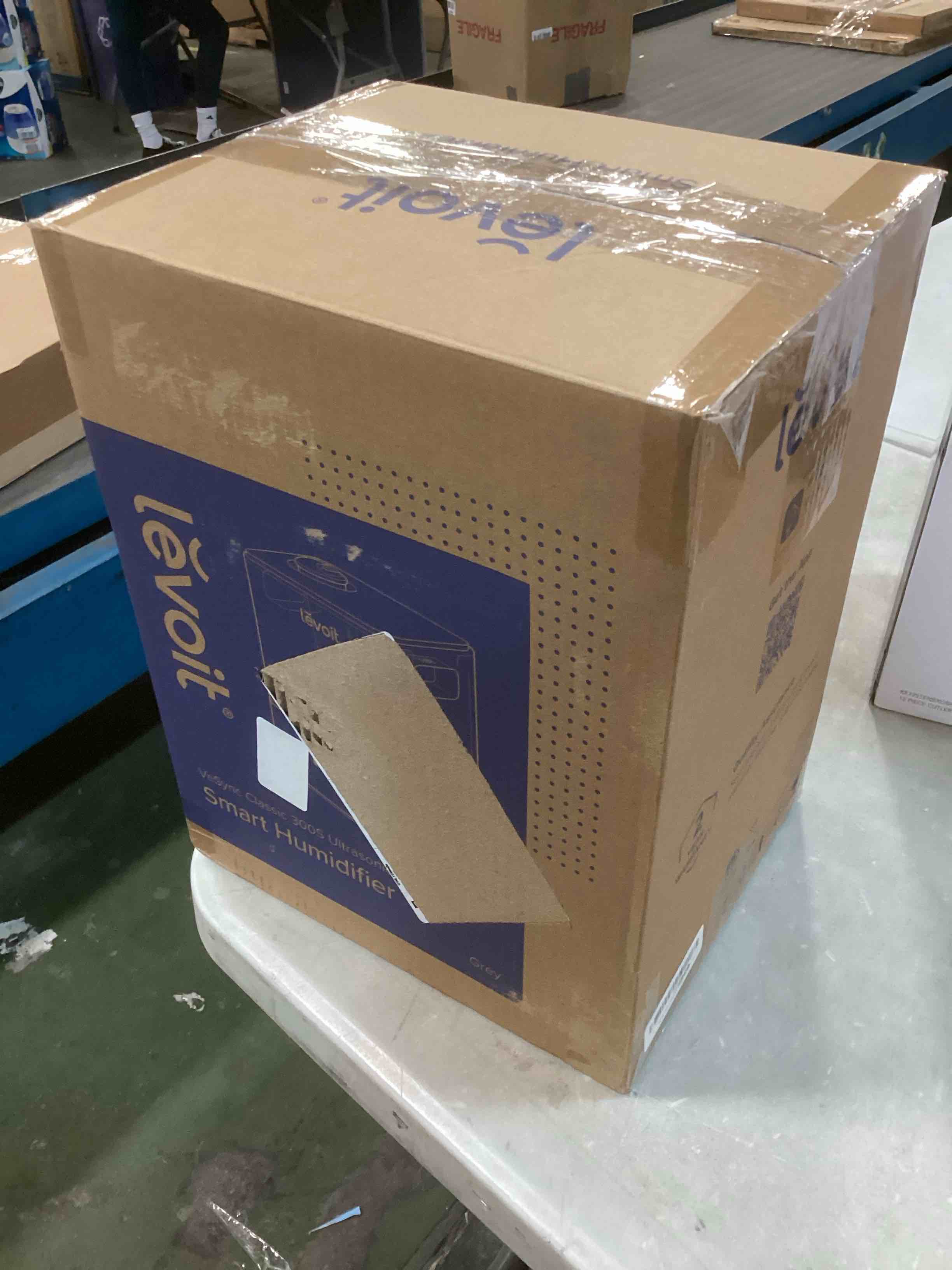 https://s3.amazonaws.com/lotting-images-prod/bidfta/RED5875336_1709066488343.jpeg