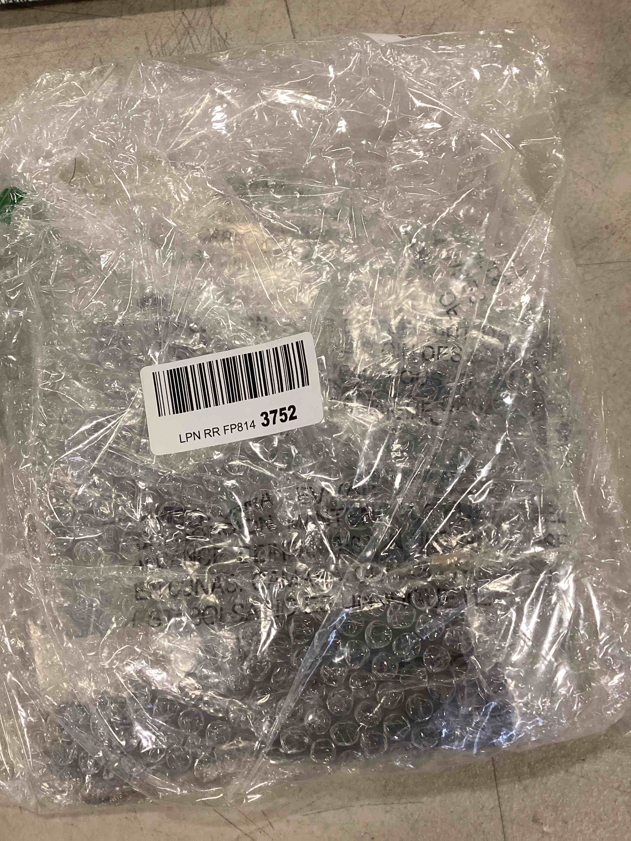 https://s3.amazonaws.com/lotting-images-prod/bidfta/RED5876240_1711111421776.jpeg