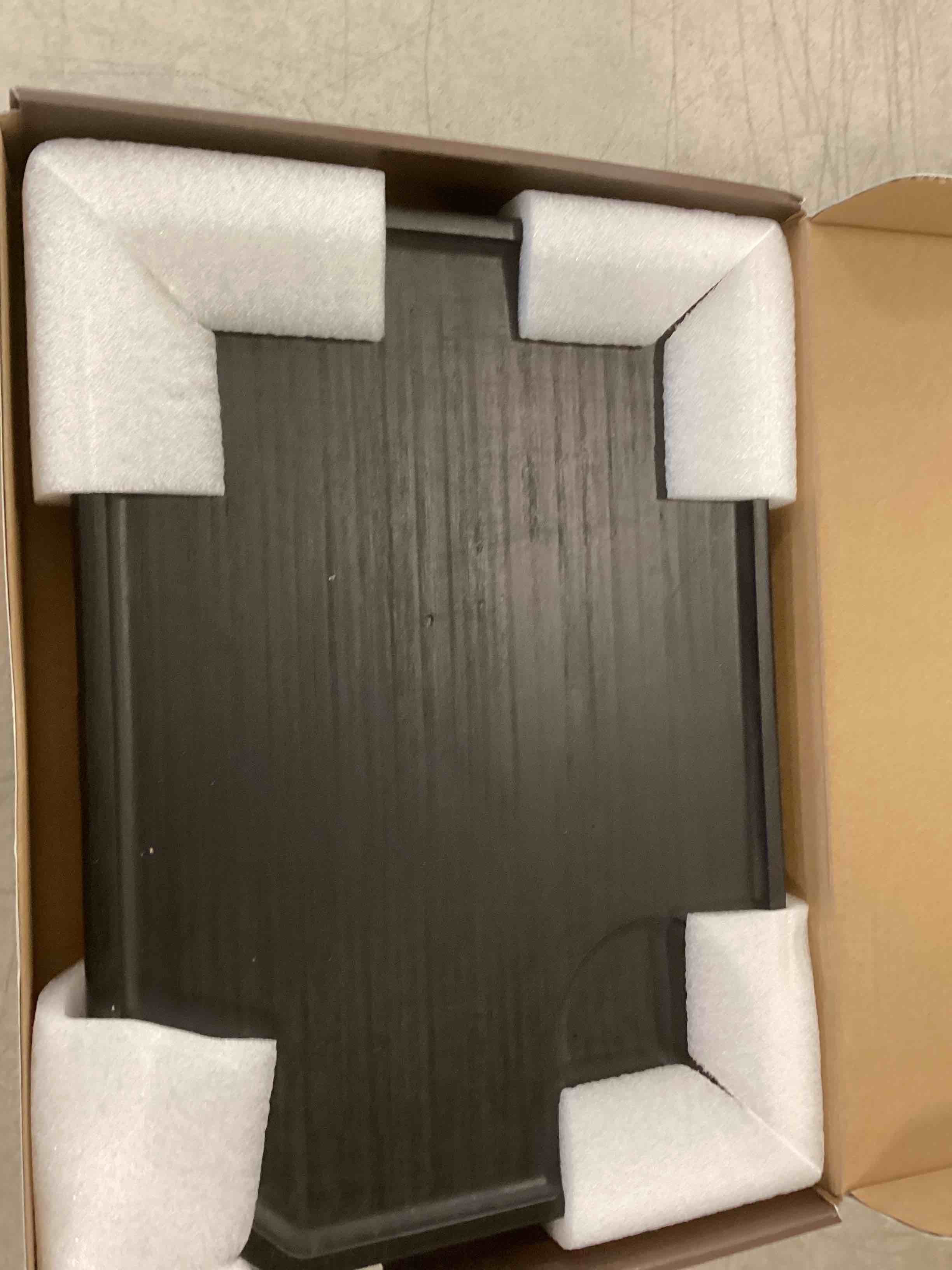 https://s3.amazonaws.com/lotting-images-prod/bidfta/RED5877437_1711544890622.jpeg