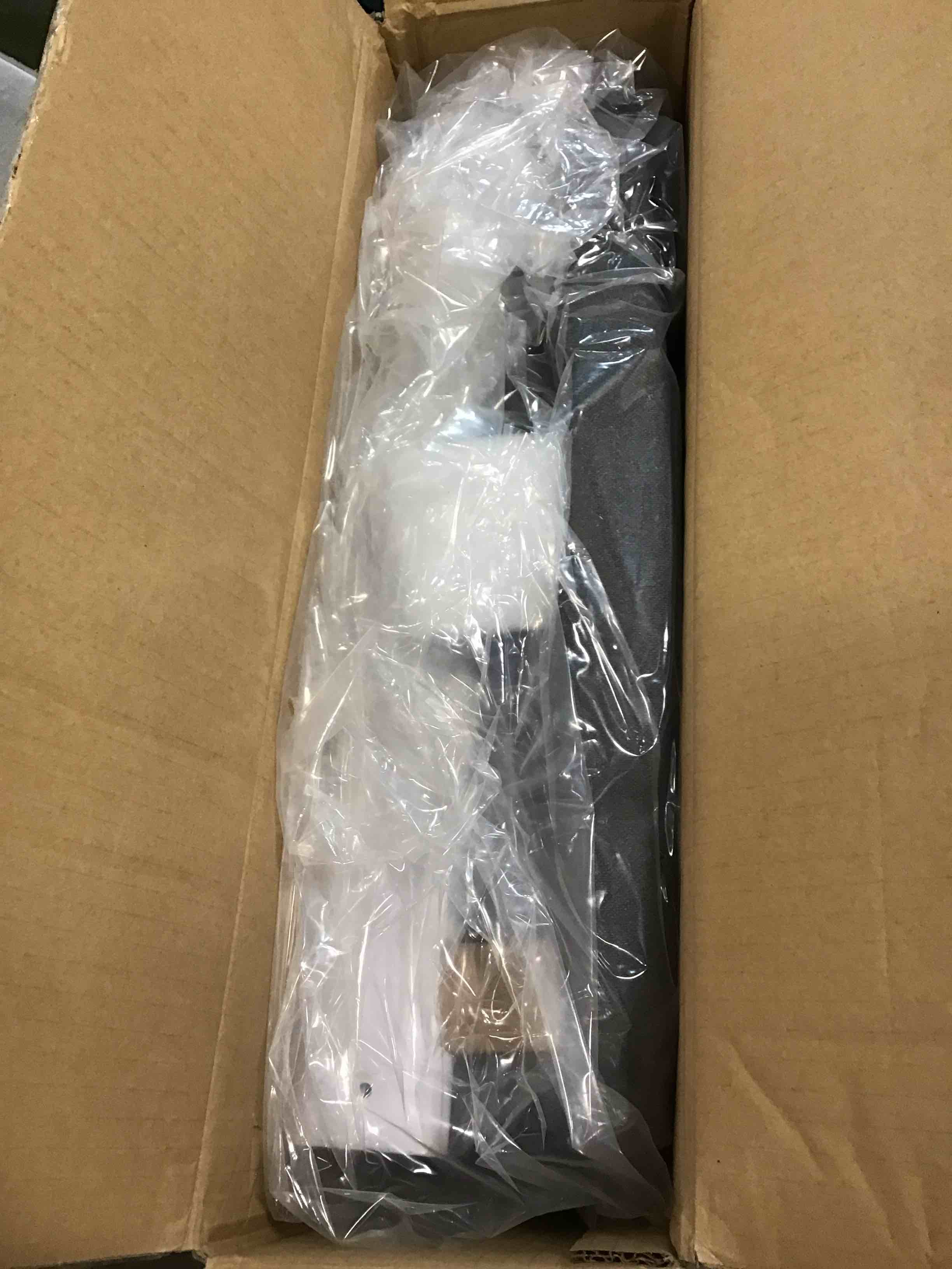 https://s3.amazonaws.com/lotting-images-prod/bidfta/RED5877500_1710946802086.jpeg
