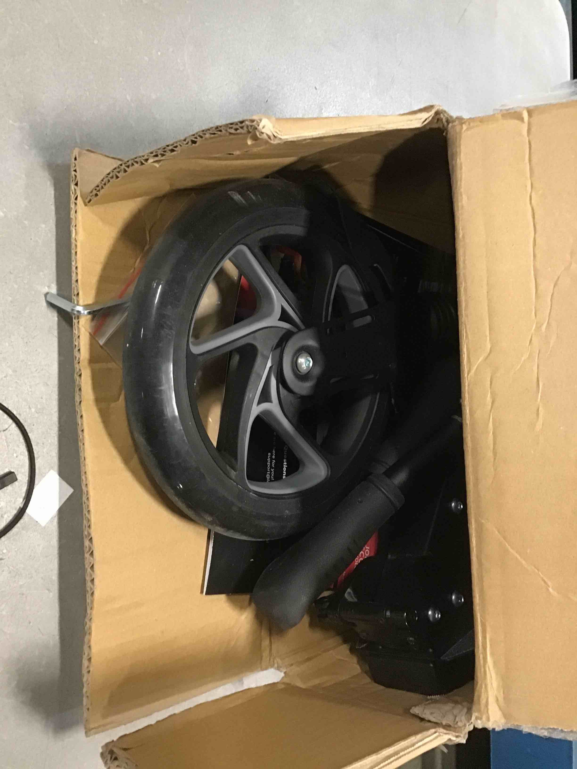 https://s3.amazonaws.com/lotting-images-prod/bidfta/RED5877513_1710948665812.jpeg