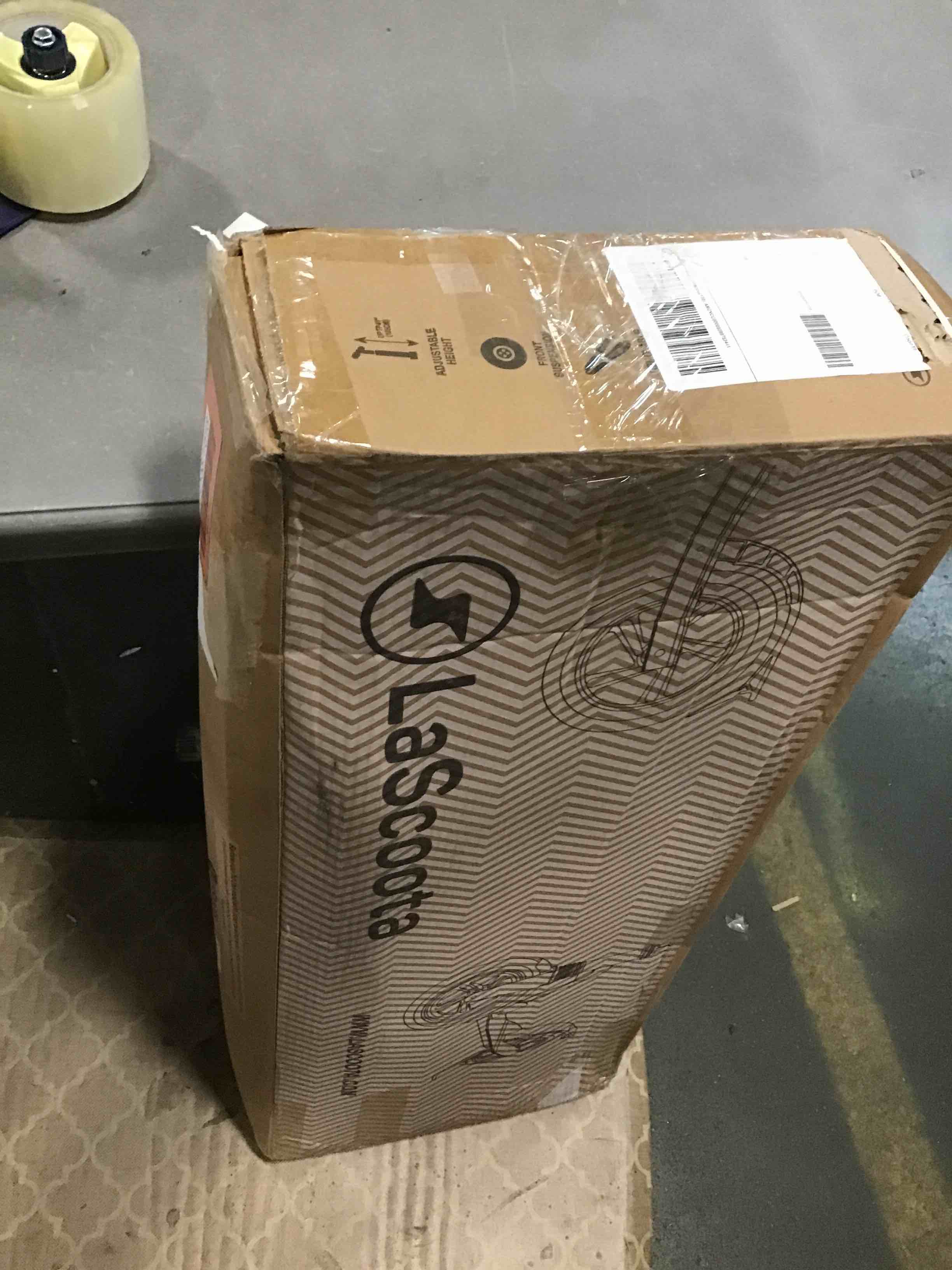 https://s3.amazonaws.com/lotting-images-prod/bidfta/RED5877513_1710948701809.jpeg