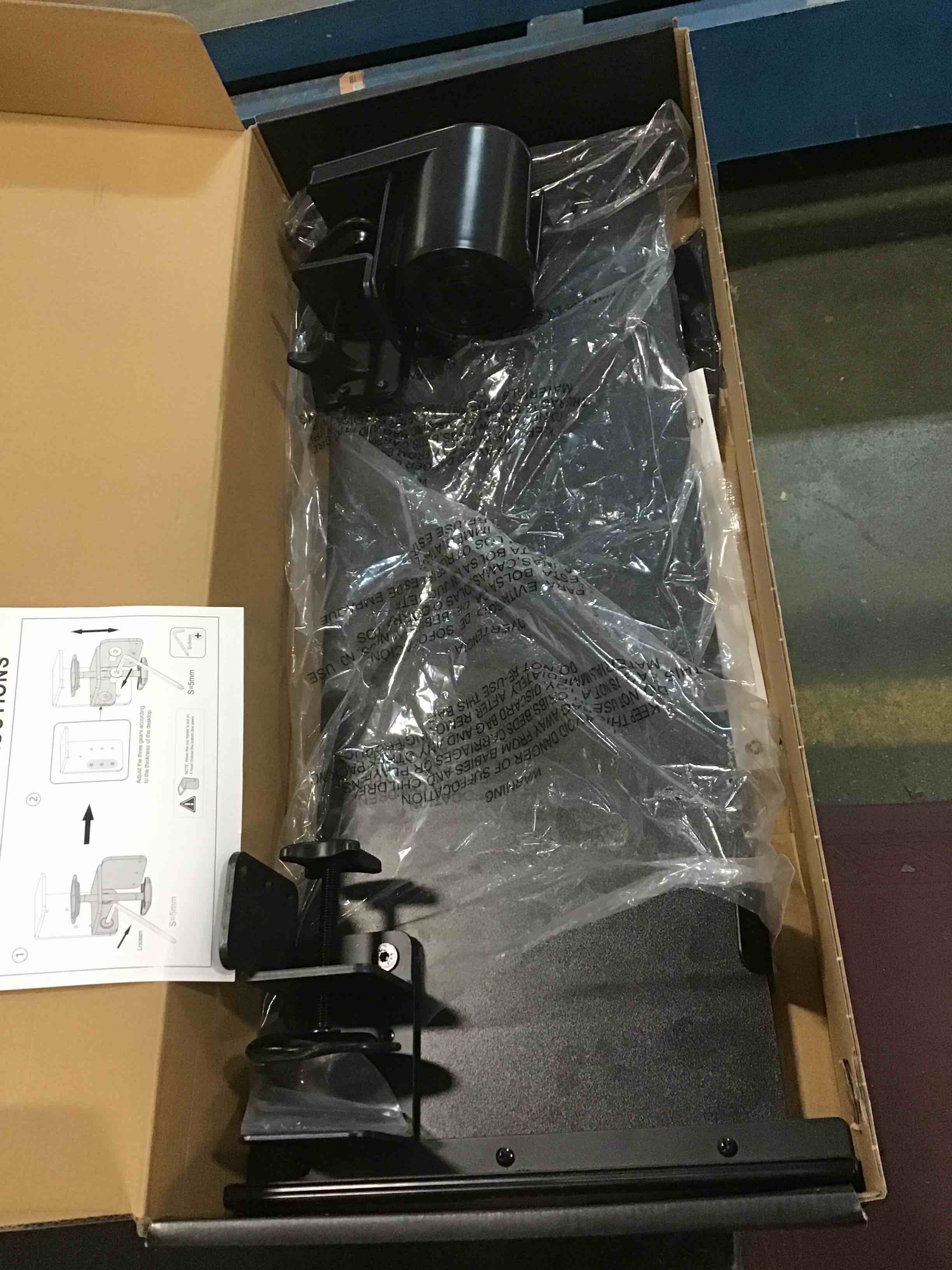 https://s3.amazonaws.com/lotting-images-prod/bidfta/RED5878065_1711195245246.jpeg