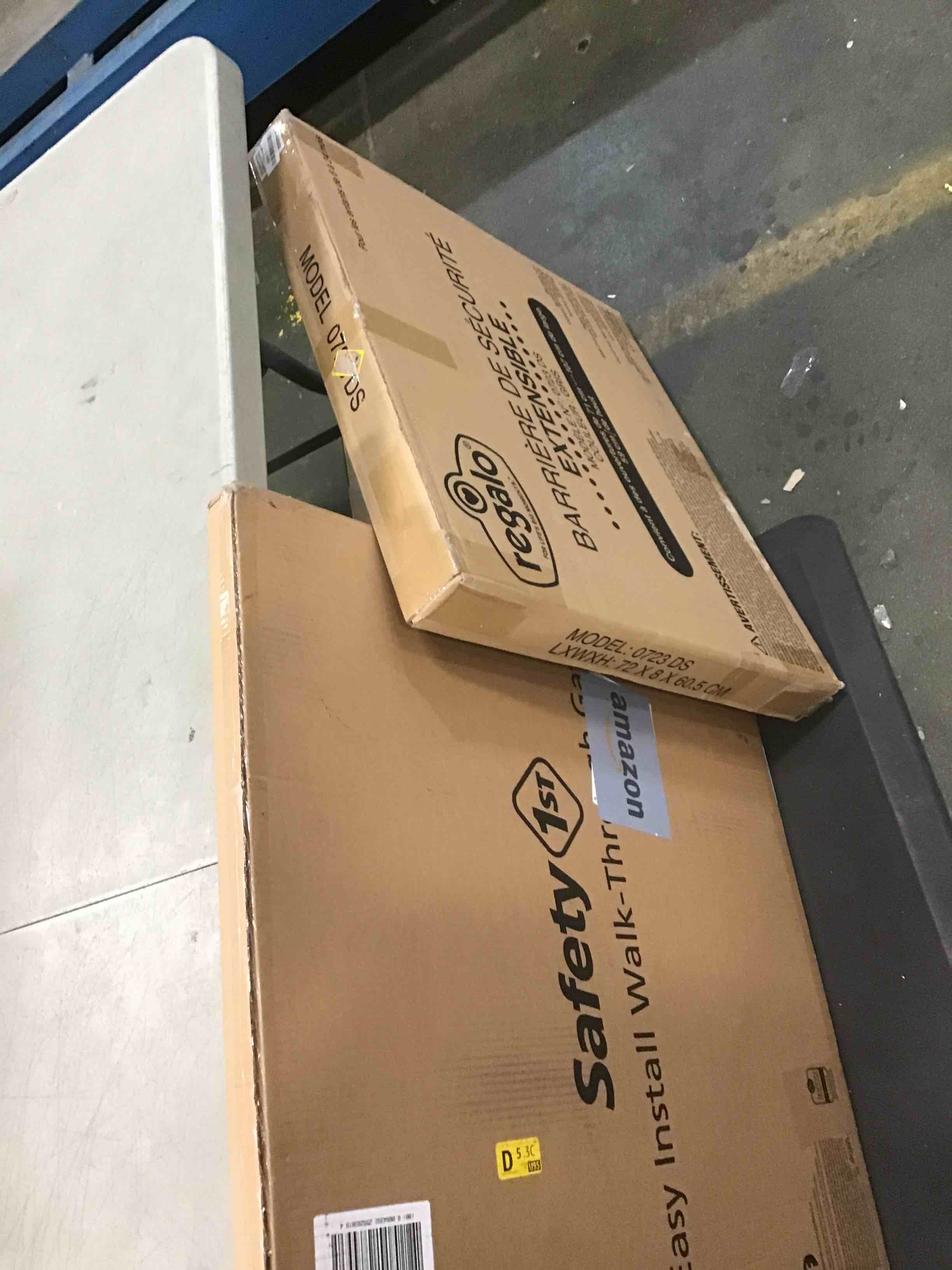 https://s3.amazonaws.com/lotting-images-prod/bidfta/RED5878507_1711459801445.jpeg
