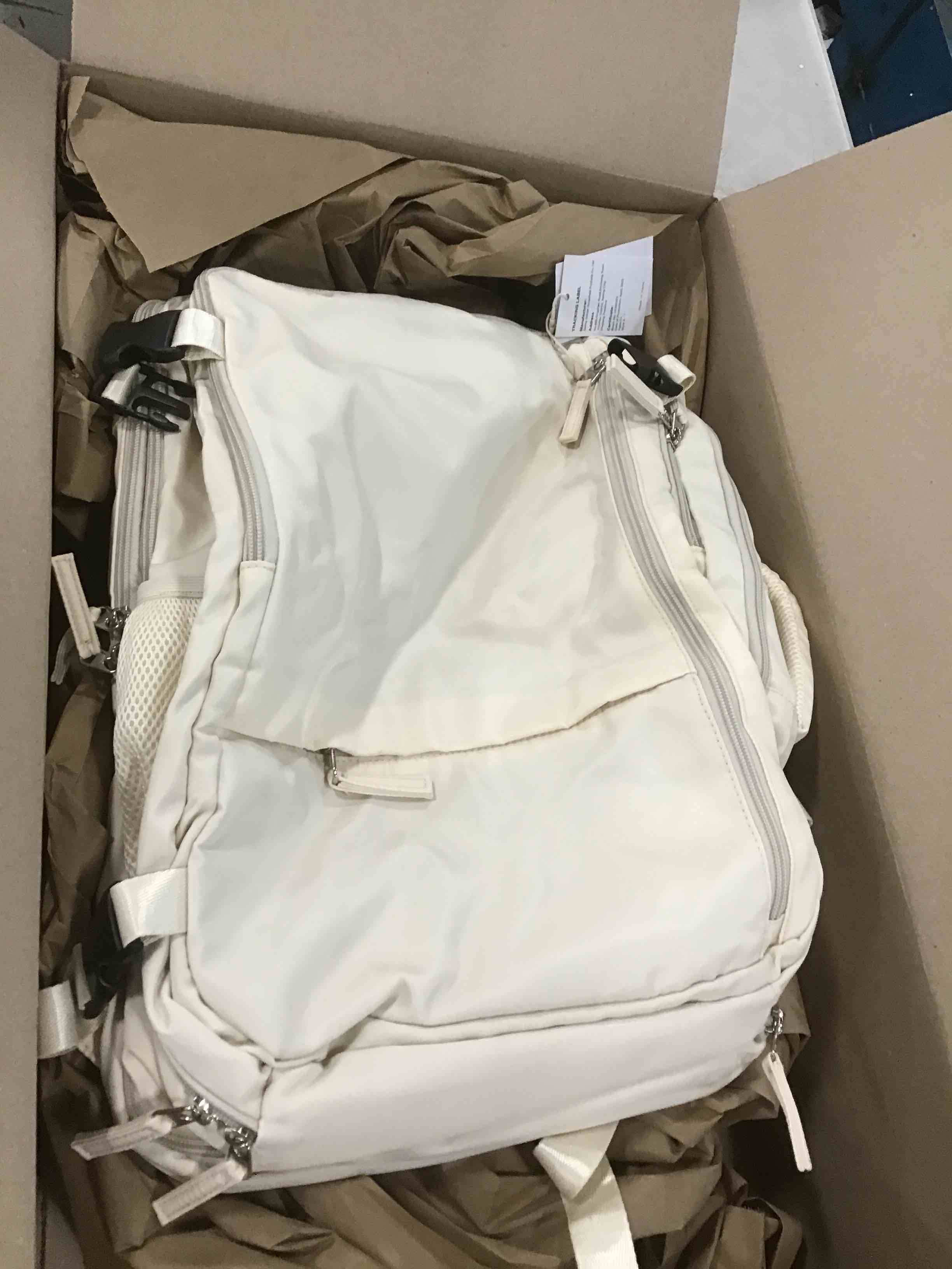 https://s3.amazonaws.com/lotting-images-prod/bidfta/RED5878650_1711482663158.jpeg