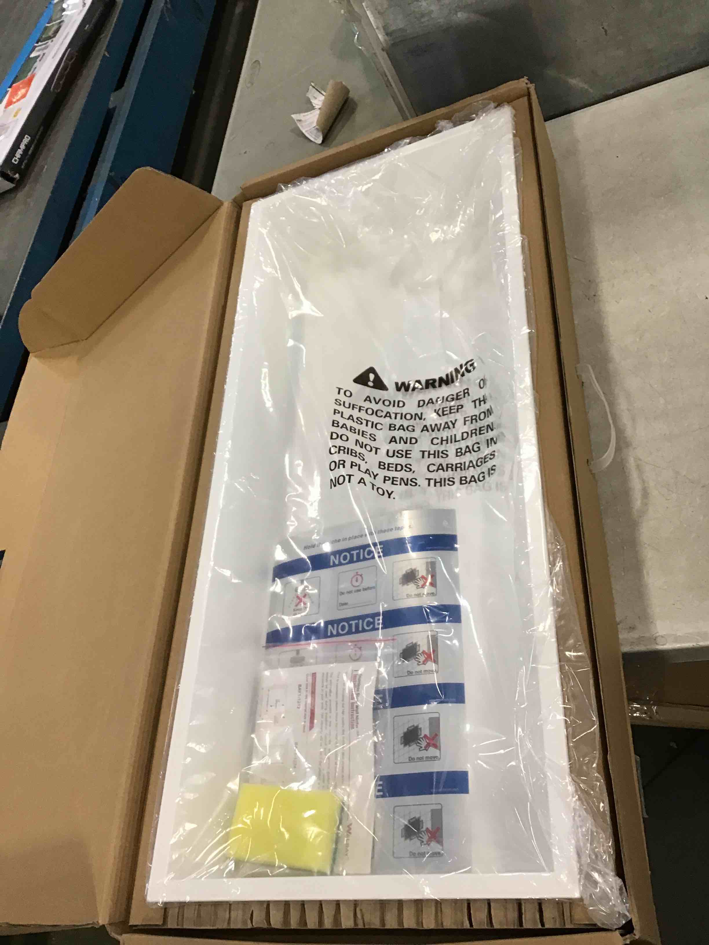 https://s3.amazonaws.com/lotting-images-prod/bidfta/RED5878732_1711549128620.jpeg