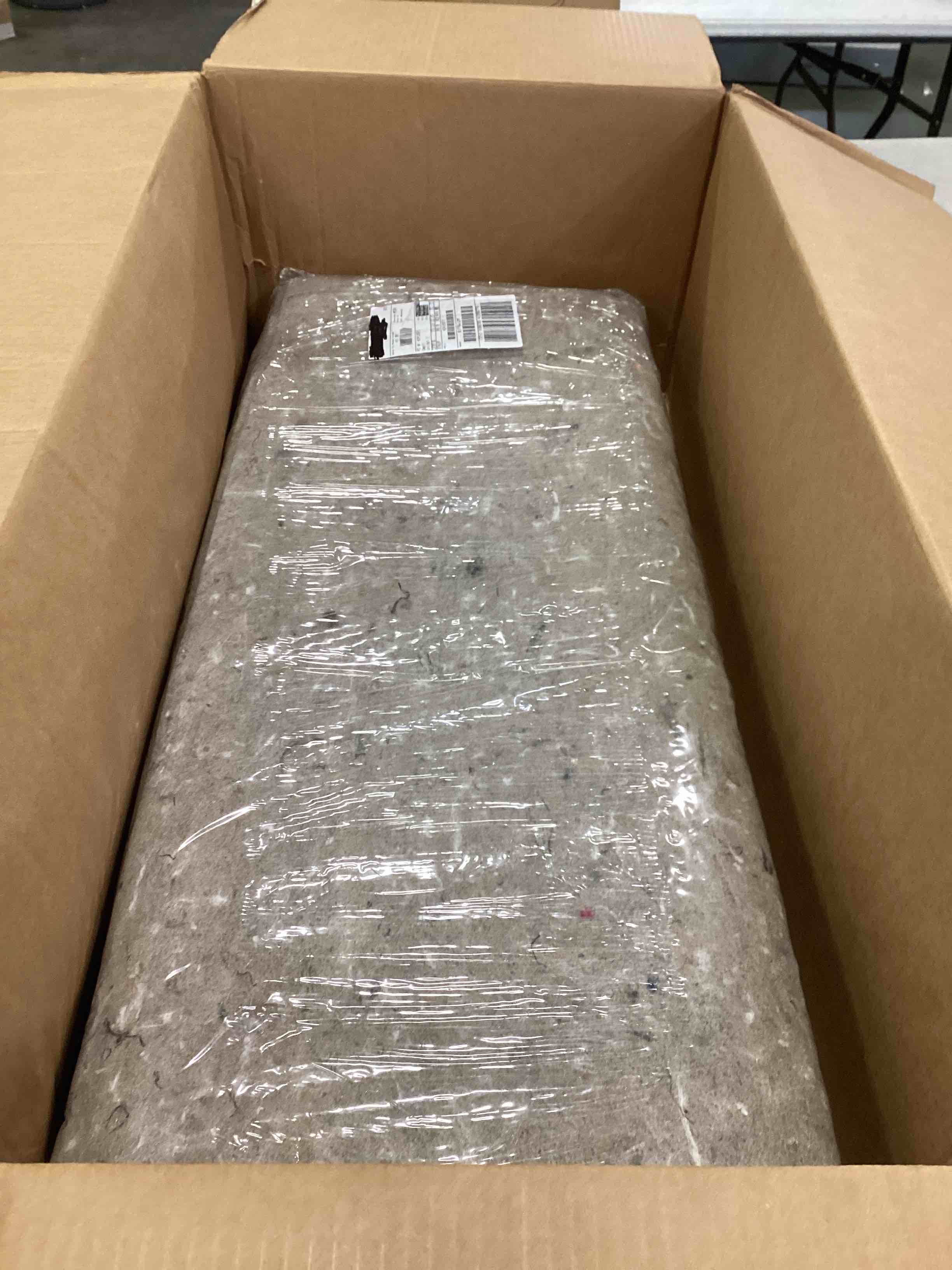 https://s3.amazonaws.com/lotting-images-prod/bidfta/RED5880383_1711648524923.jpeg