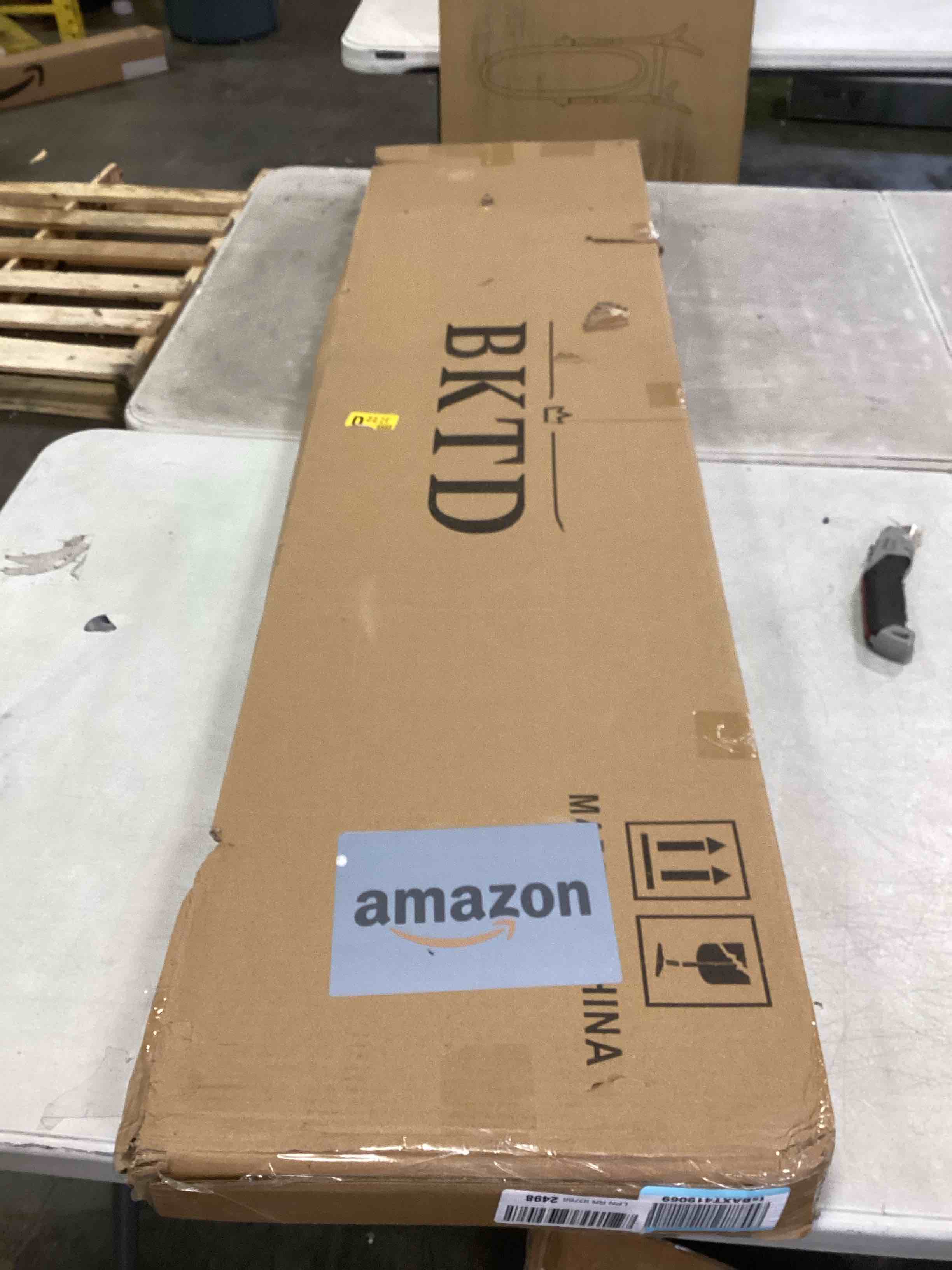 https://s3.amazonaws.com/lotting-images-prod/bidfta/RED5880384_1711648591686.jpeg