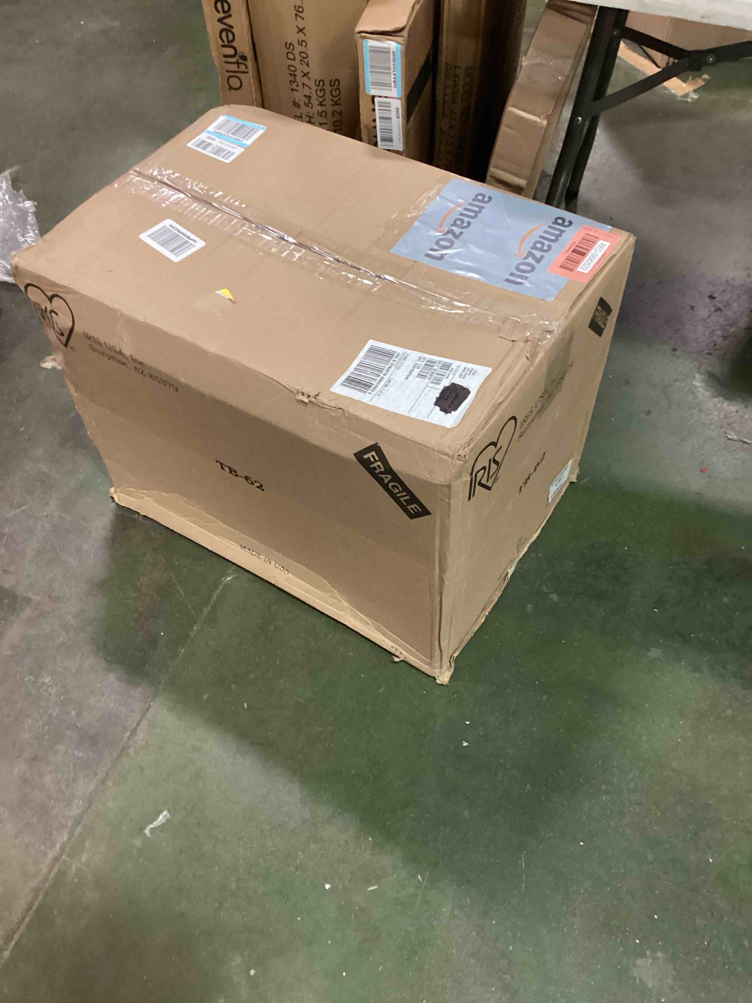 https://s3.amazonaws.com/lotting-images-prod/bidfta/RED5880522_1710852230780.jpeg