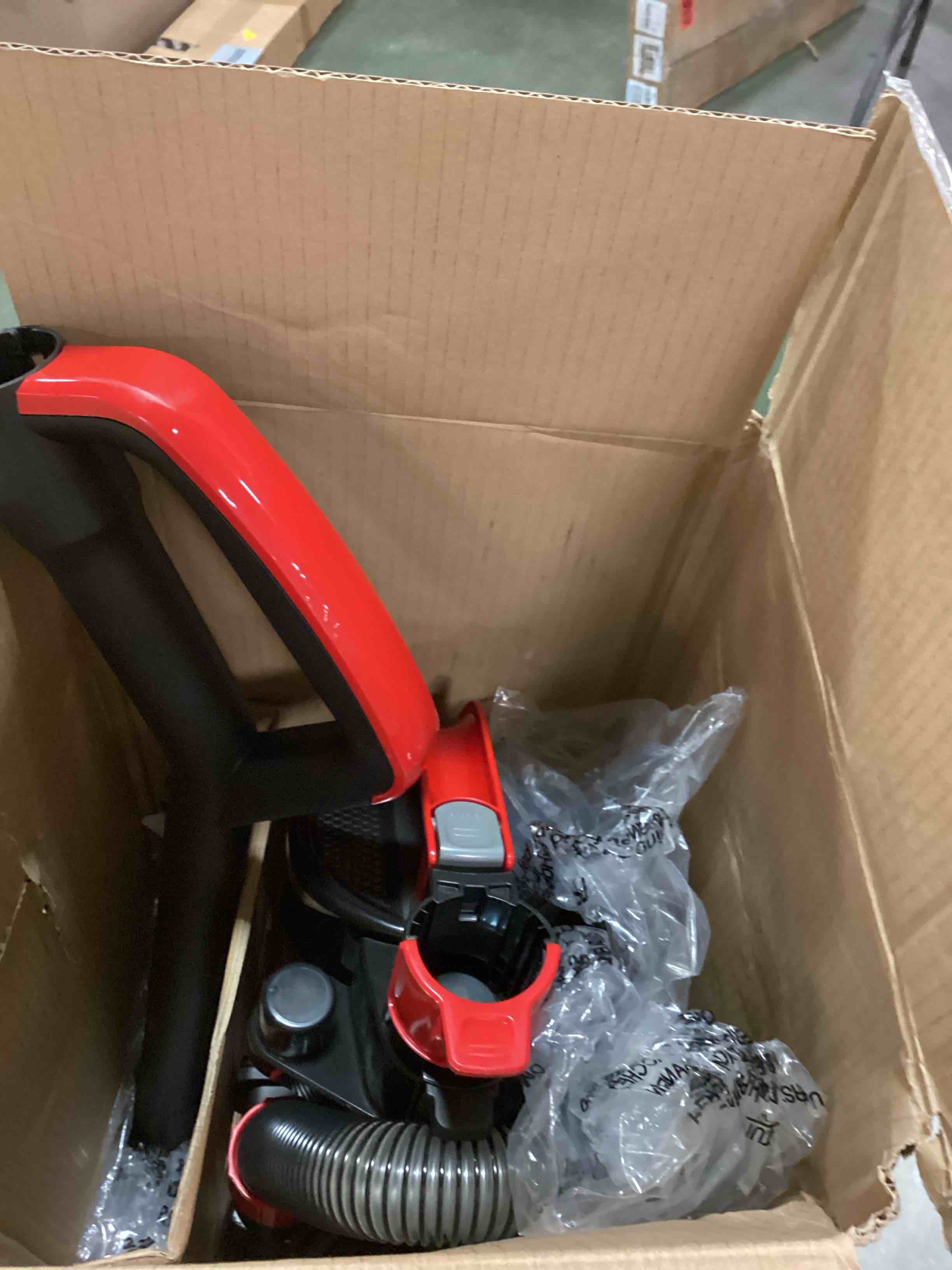https://s3.amazonaws.com/lotting-images-prod/bidfta/RED5880780_1711028194577.jpeg