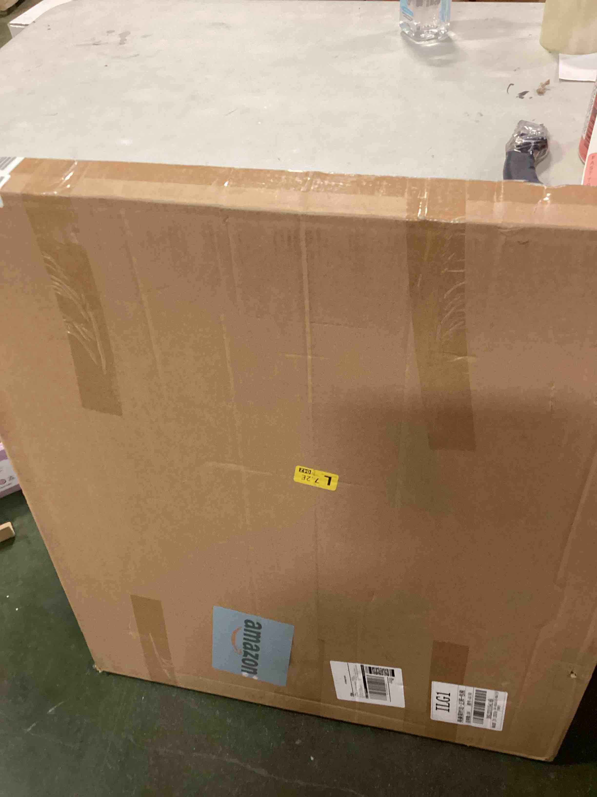 https://s3.amazonaws.com/lotting-images-prod/bidfta/RED5881036_1711637031803.jpeg