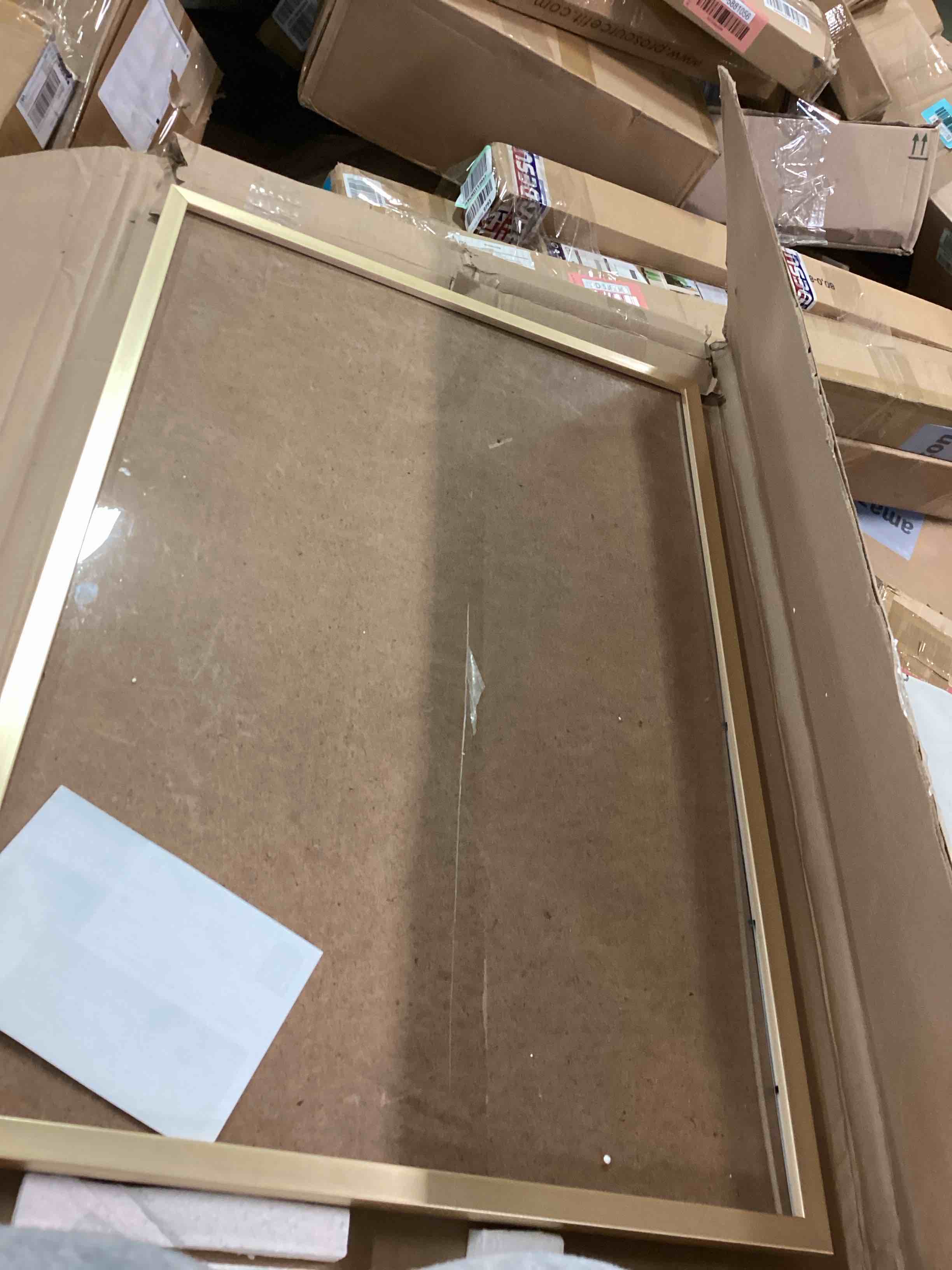 https://s3.amazonaws.com/lotting-images-prod/bidfta/RED5881063_1711639742456.jpeg