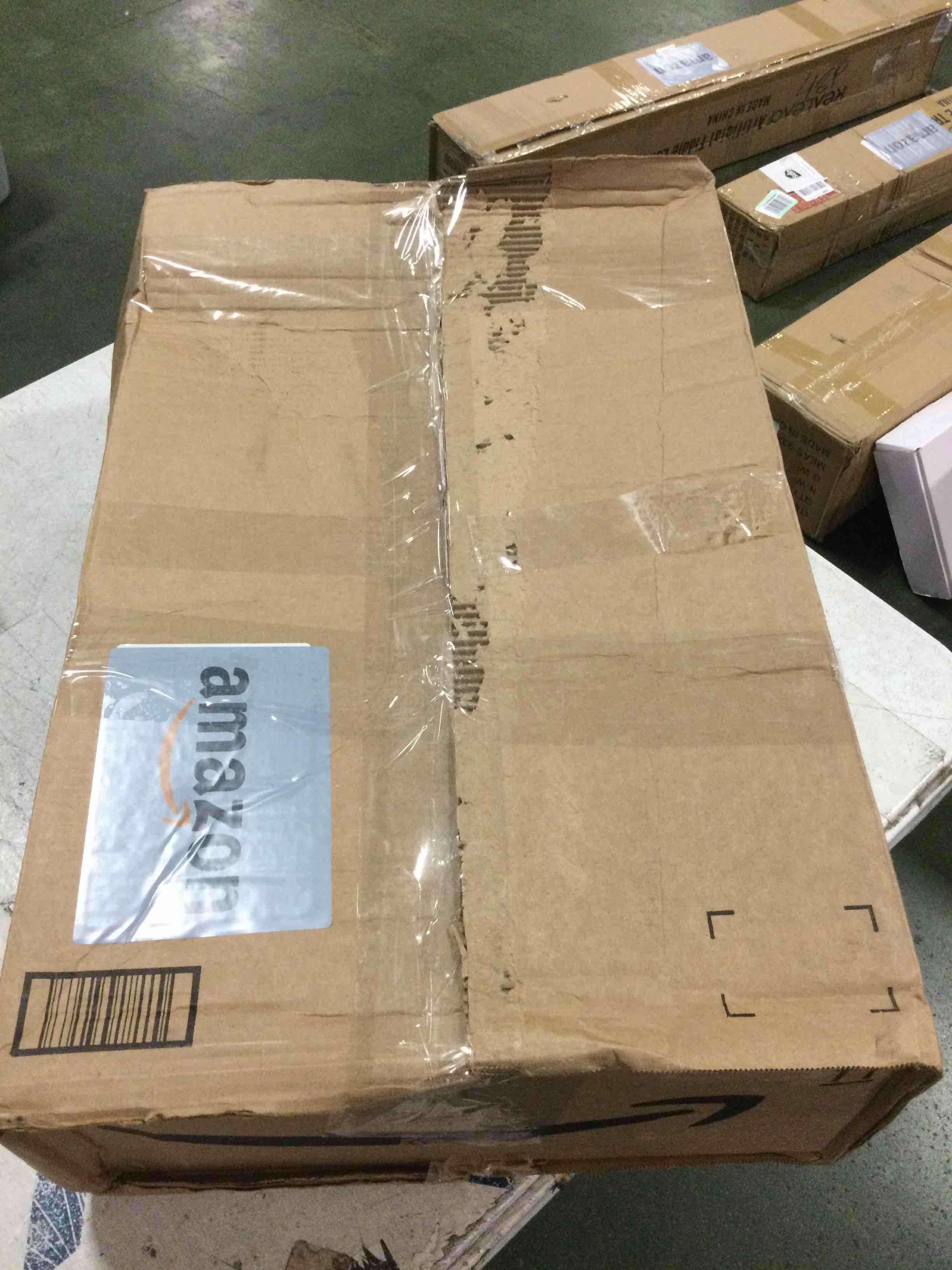 https://s3.amazonaws.com/lotting-images-prod/bidfta/RED5881515_1712581339226.jpeg