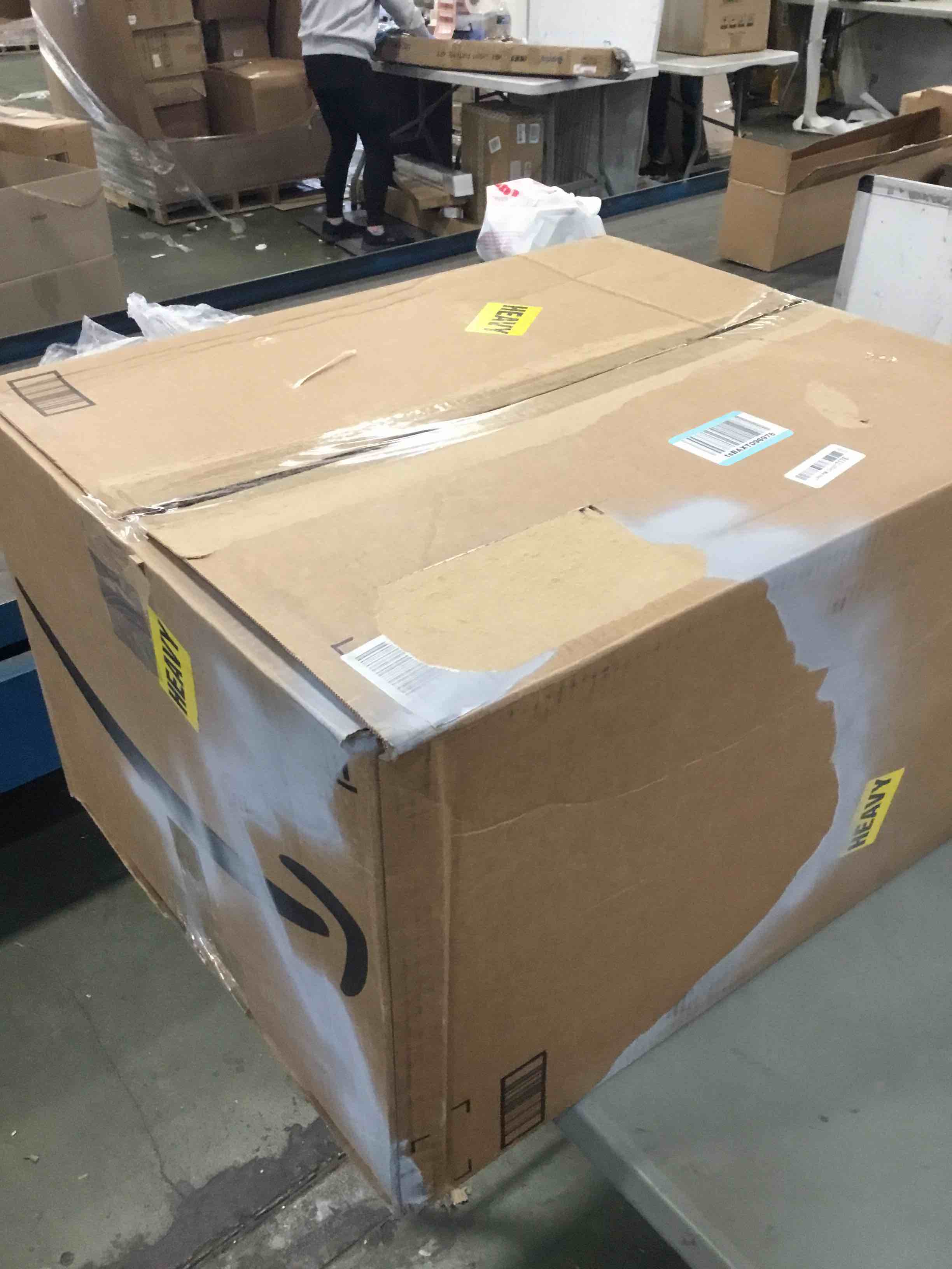 https://s3.amazonaws.com/lotting-images-prod/bidfta/RED5884387_1712422441036.jpeg