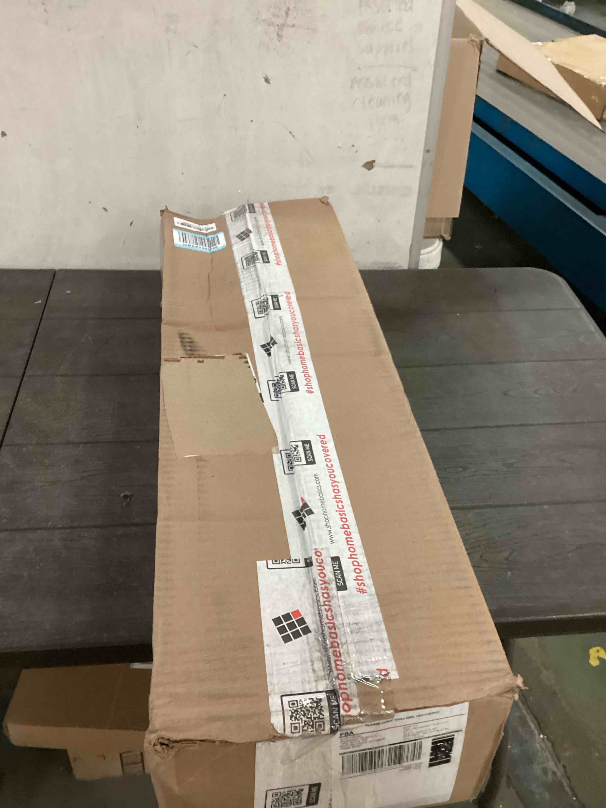 https://s3.amazonaws.com/lotting-images-prod/bidfta/RED5886804_1711136632876.jpeg