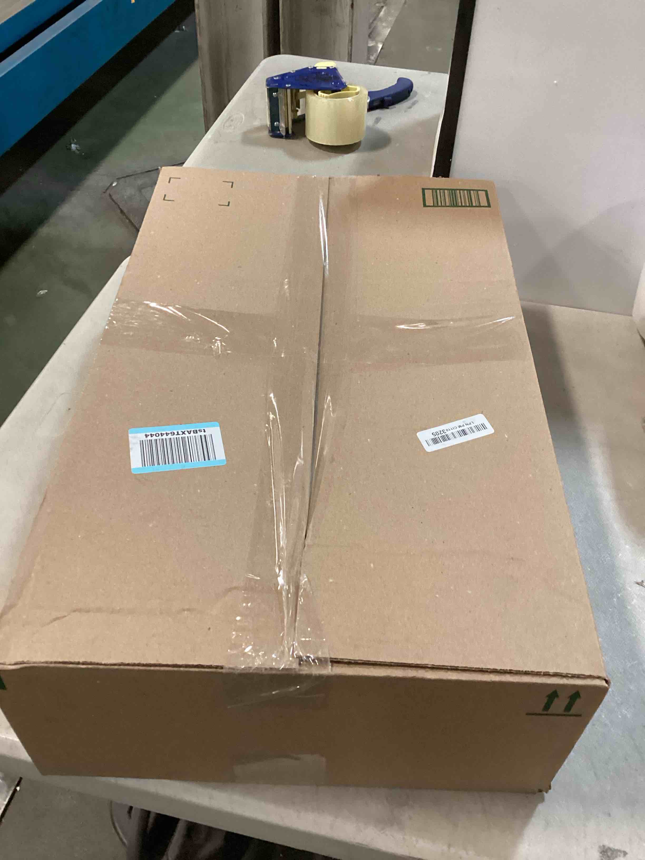 https://s3.amazonaws.com/lotting-images-prod/bidfta/RED5886824_1711370392758.jpeg