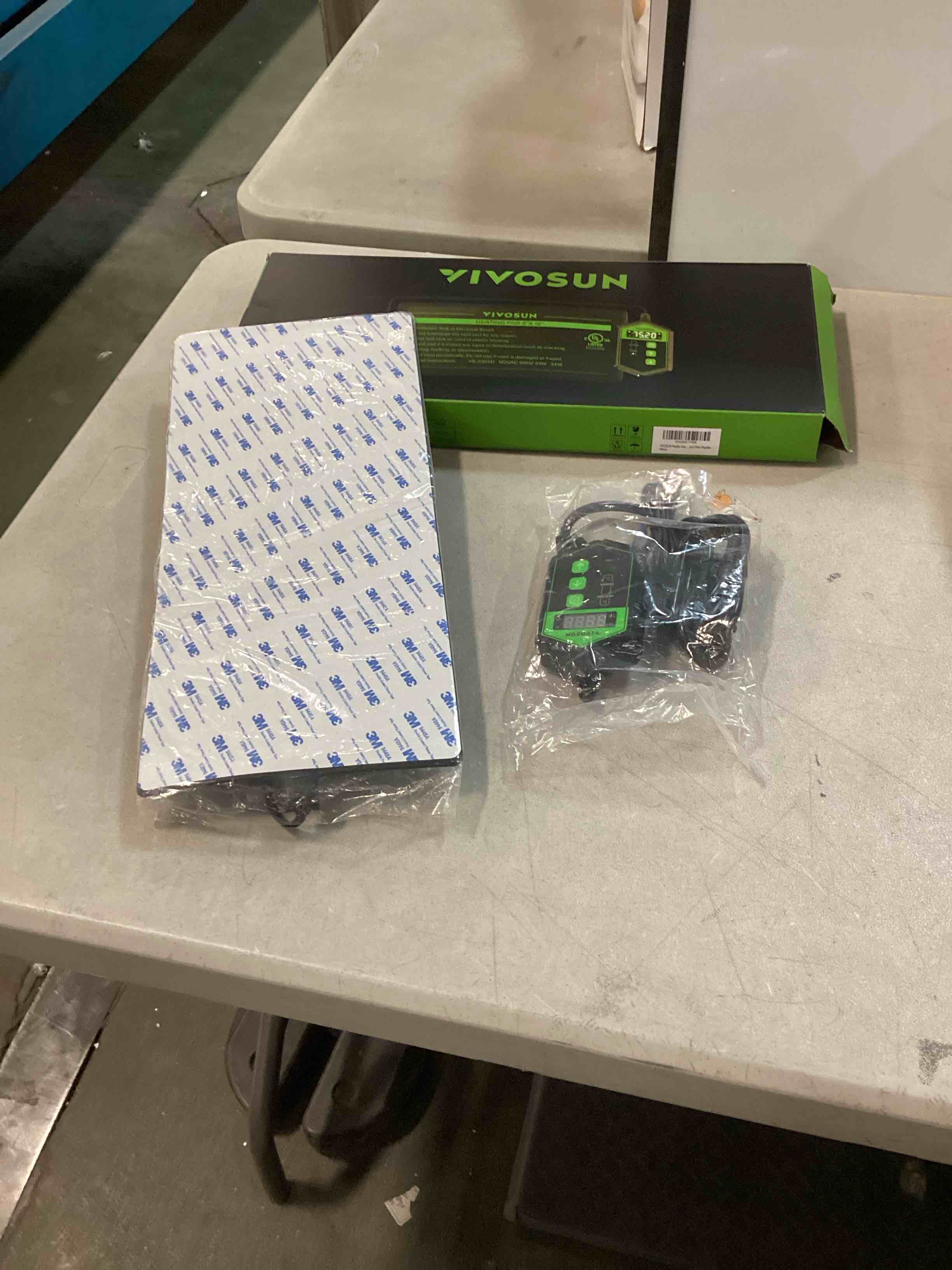 https://s3.amazonaws.com/lotting-images-prod/bidfta/RED5886824_1711370464768.jpeg