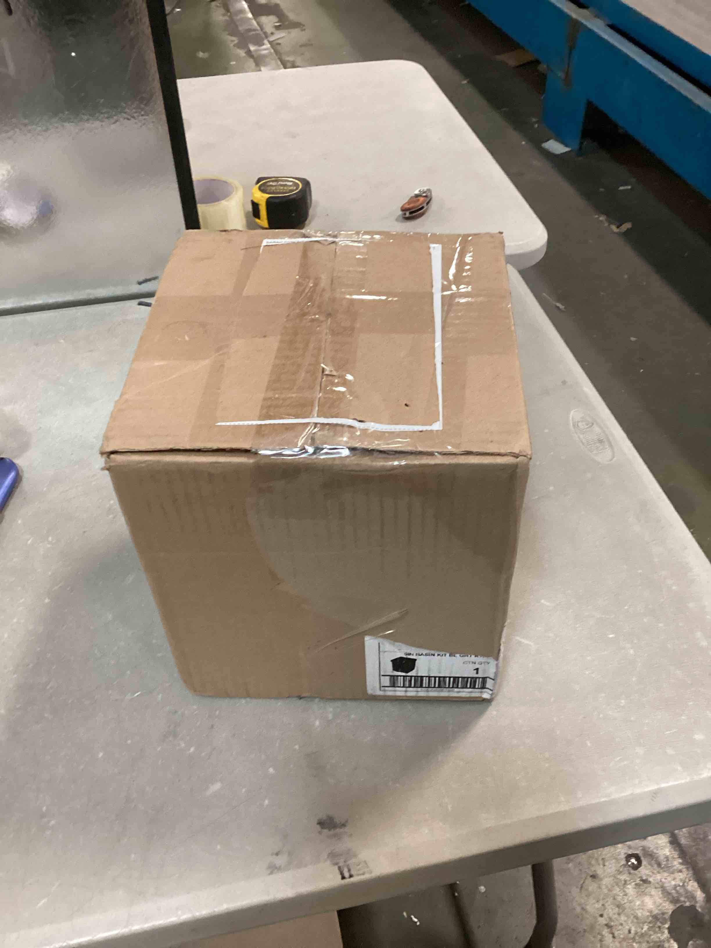 https://s3.amazonaws.com/lotting-images-prod/bidfta/RED5887172_1711569976035.jpeg