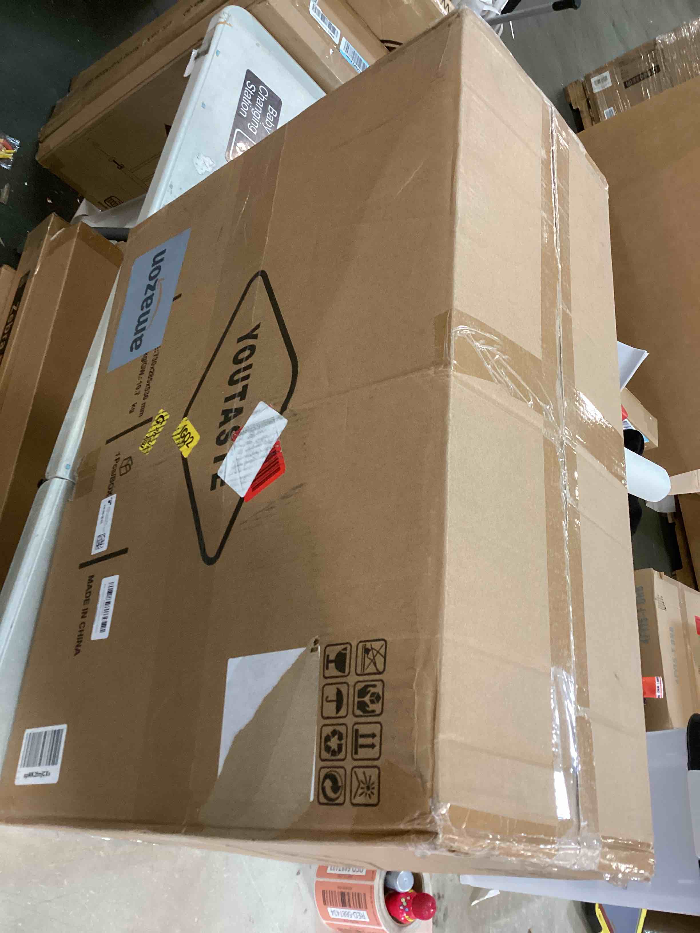 https://s3.amazonaws.com/lotting-images-prod/bidfta/RED5887429_1712251238693.jpeg