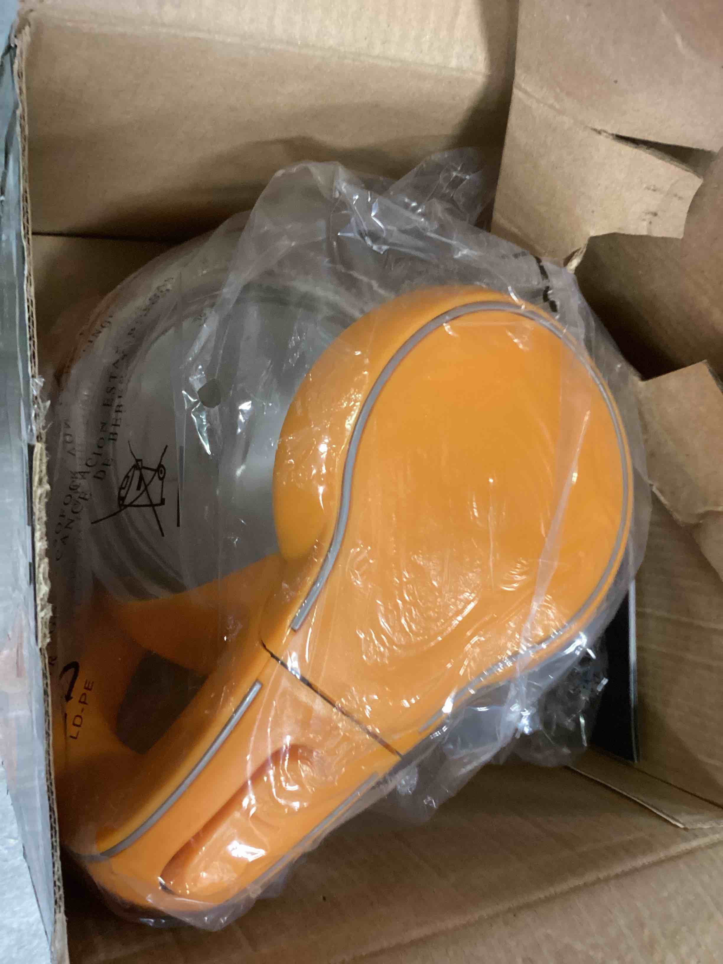 https://s3.amazonaws.com/lotting-images-prod/bidfta/RED5887513_1712340952235.jpeg