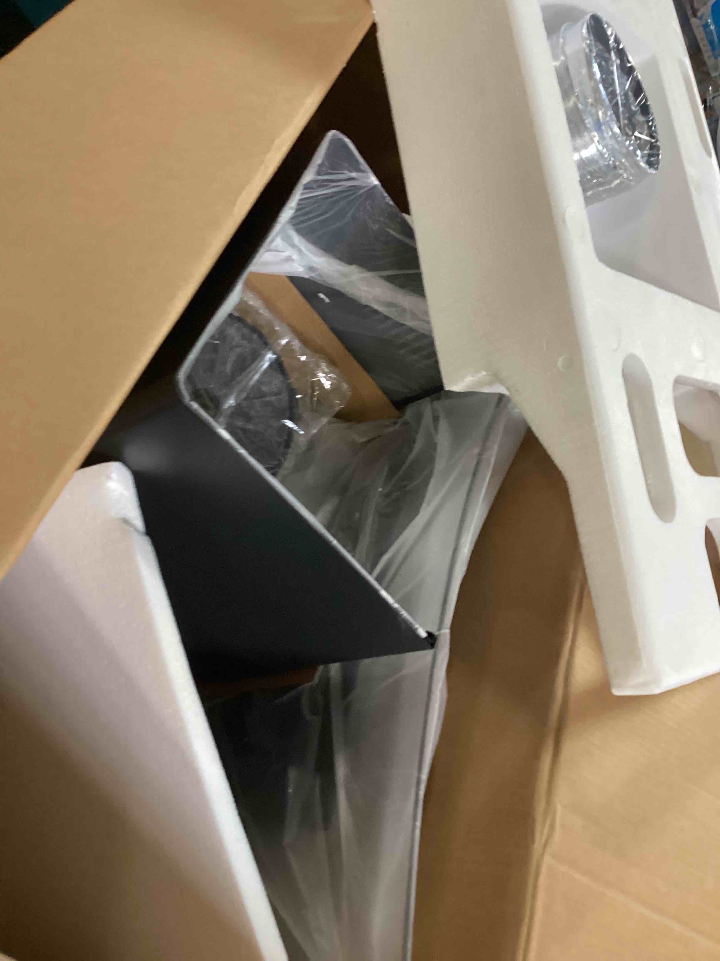 https://s3.amazonaws.com/lotting-images-prod/bidfta/RED5887599_1713278498127.jpeg