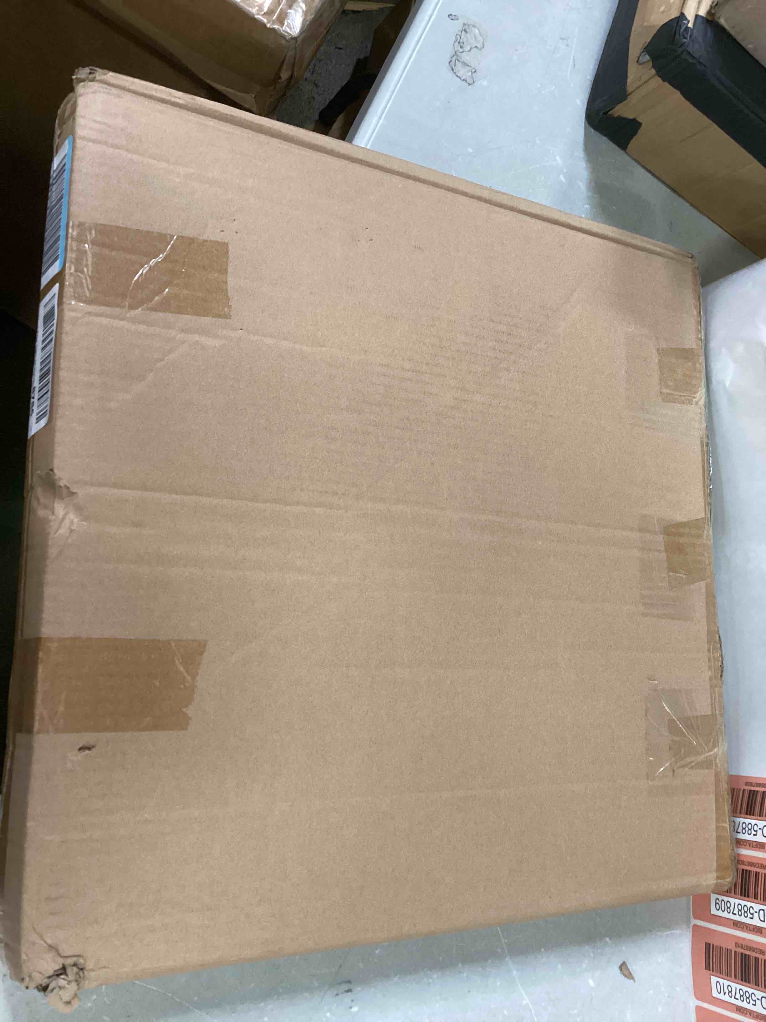 https://s3.amazonaws.com/lotting-images-prod/bidfta/RED5887808_1713360890547.jpeg