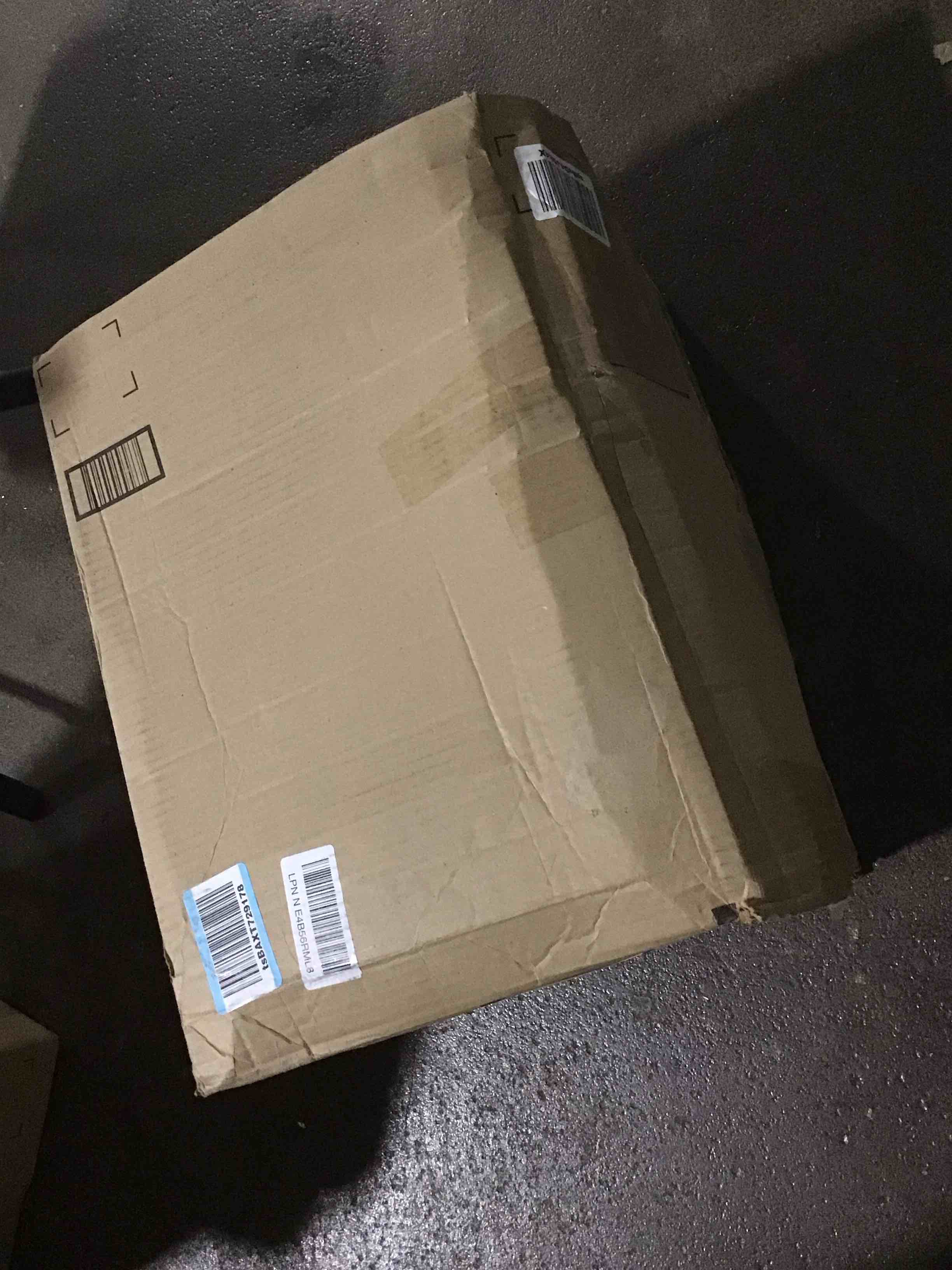 https://s3.amazonaws.com/lotting-images-prod/bidfta/RED5889333_1723650095204.jpeg