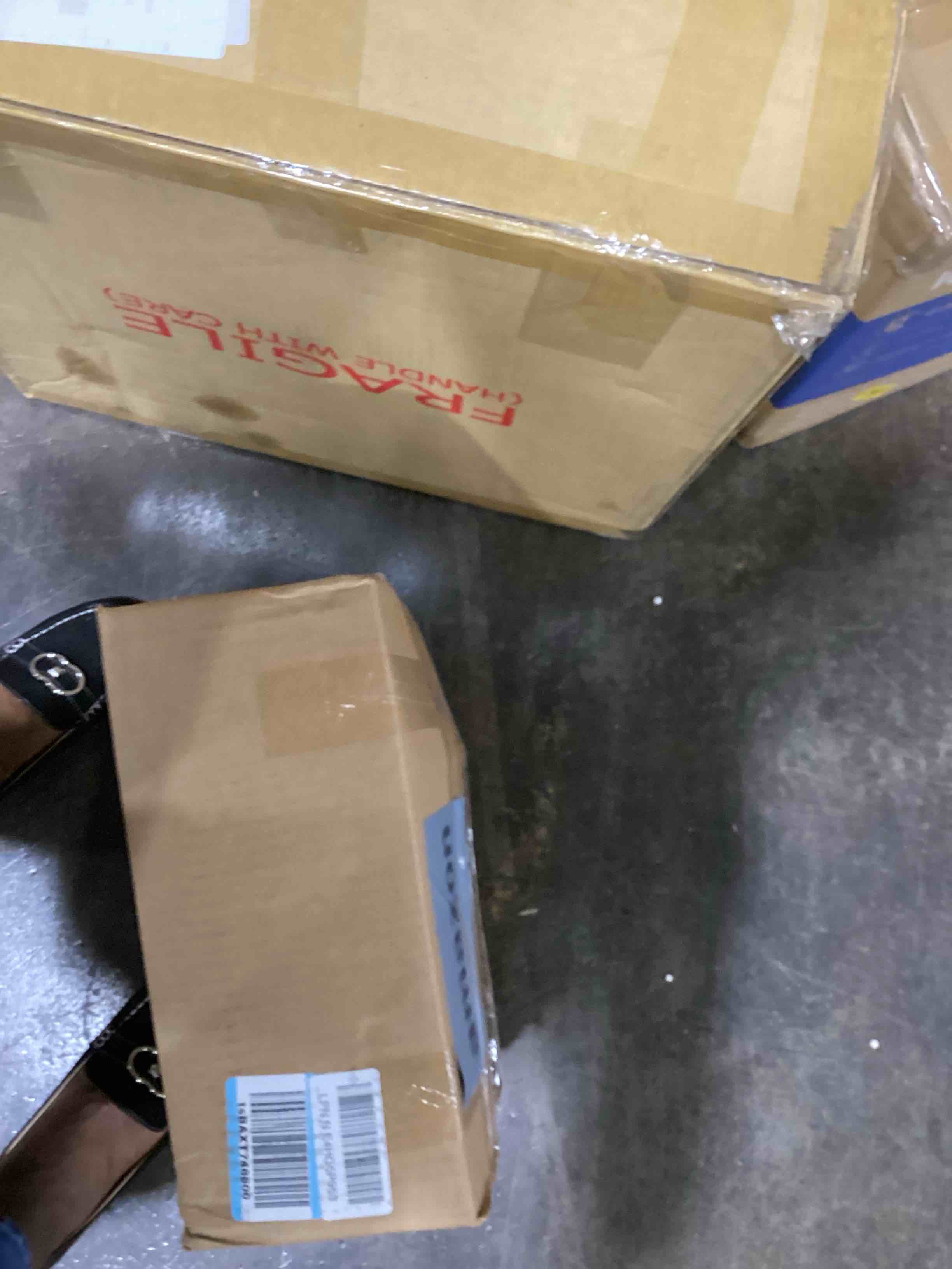 https://s3.amazonaws.com/lotting-images-prod/bidfta/RED5889526_1723643230246.jpeg