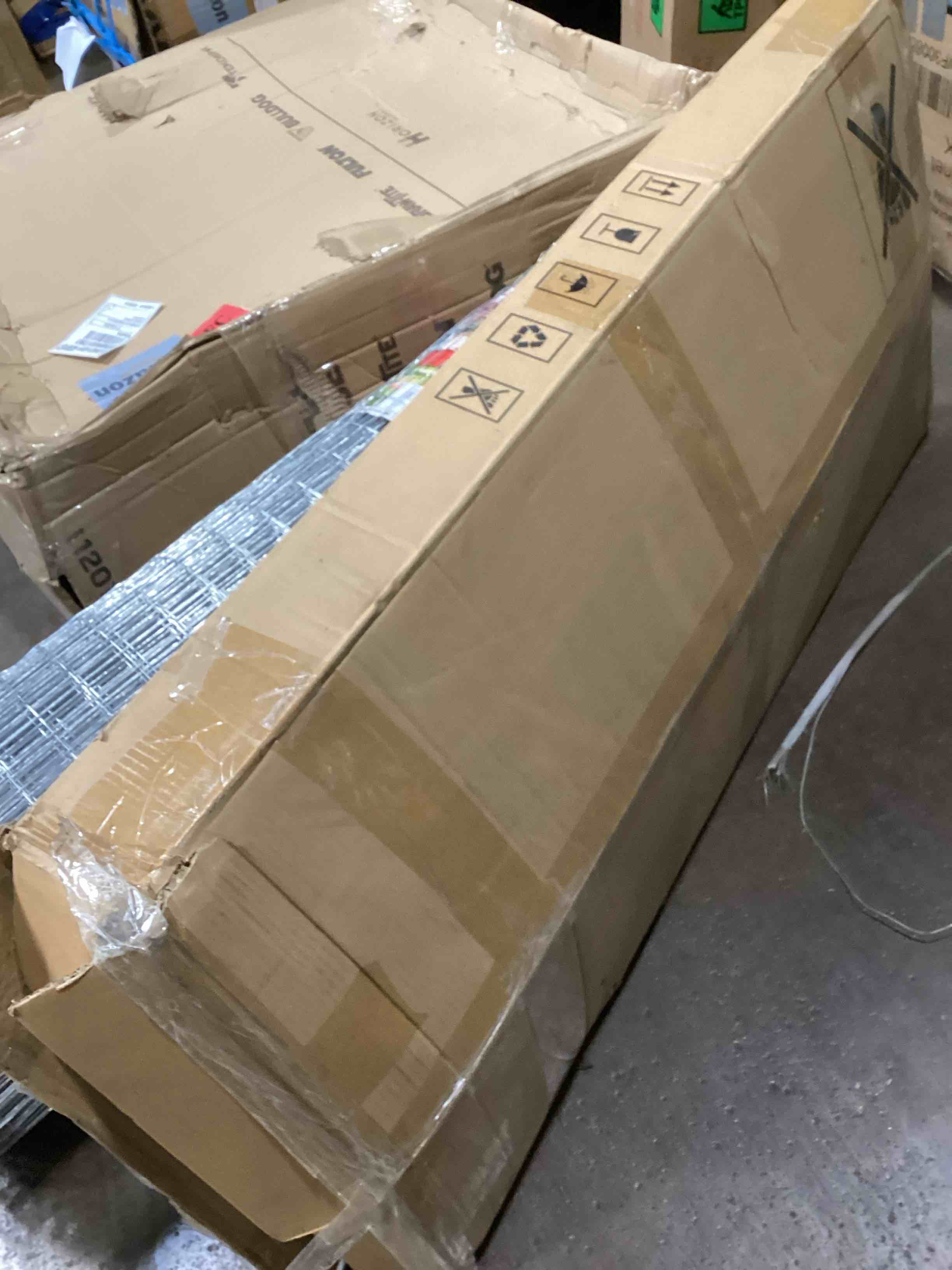 https://s3.amazonaws.com/lotting-images-prod/bidfta/RED5890874_1724353729435.jpeg