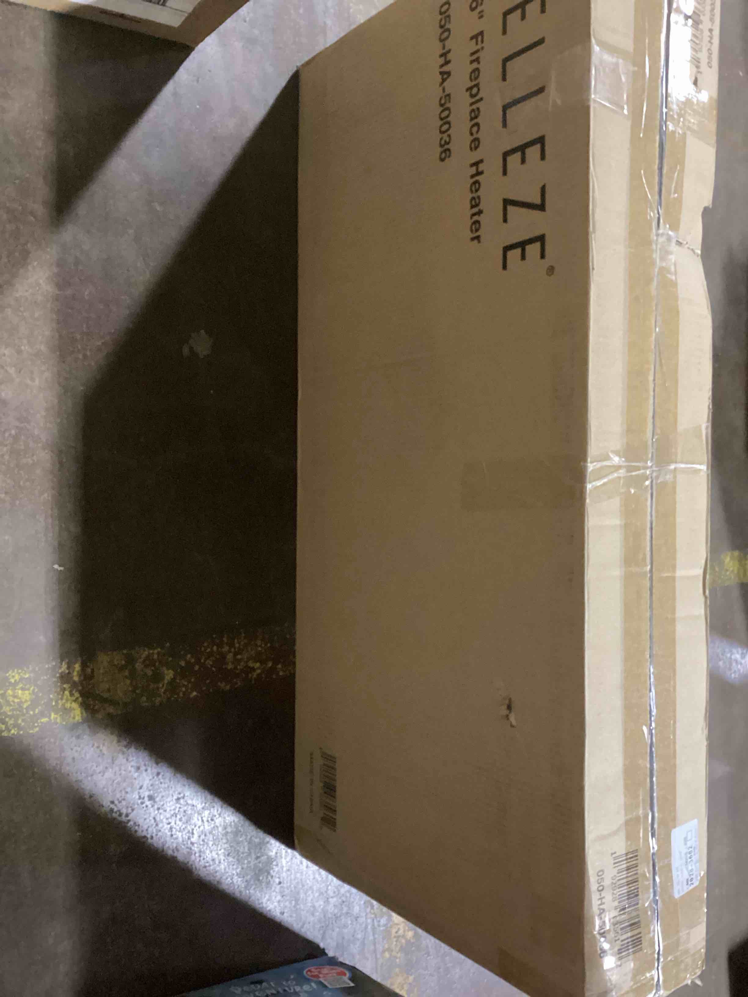 https://s3.amazonaws.com/lotting-images-prod/bidfta/RED5892231_1724252505324.jpeg