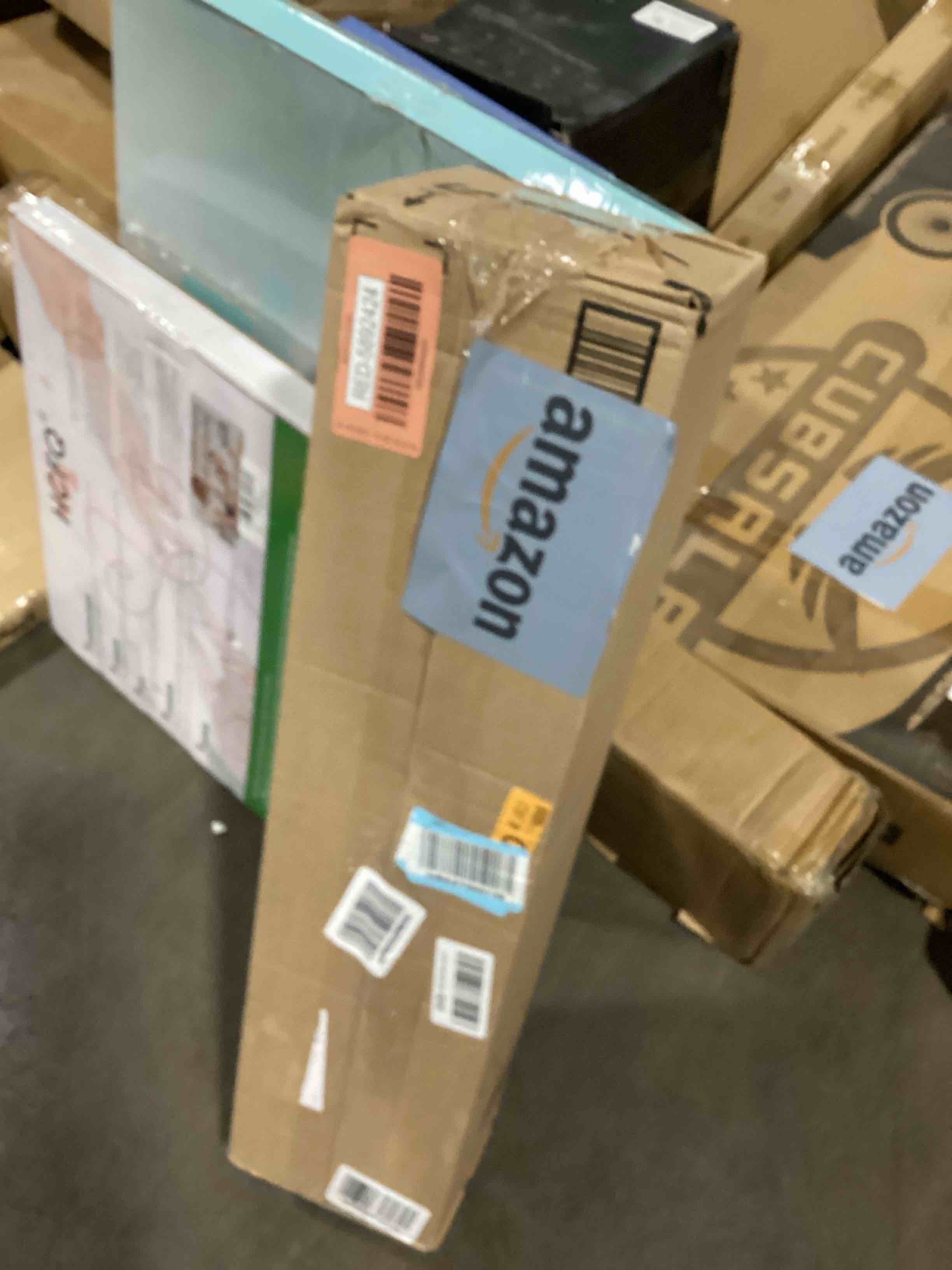 https://s3.amazonaws.com/lotting-images-prod/bidfta/RED5892424_1724334978829.jpeg