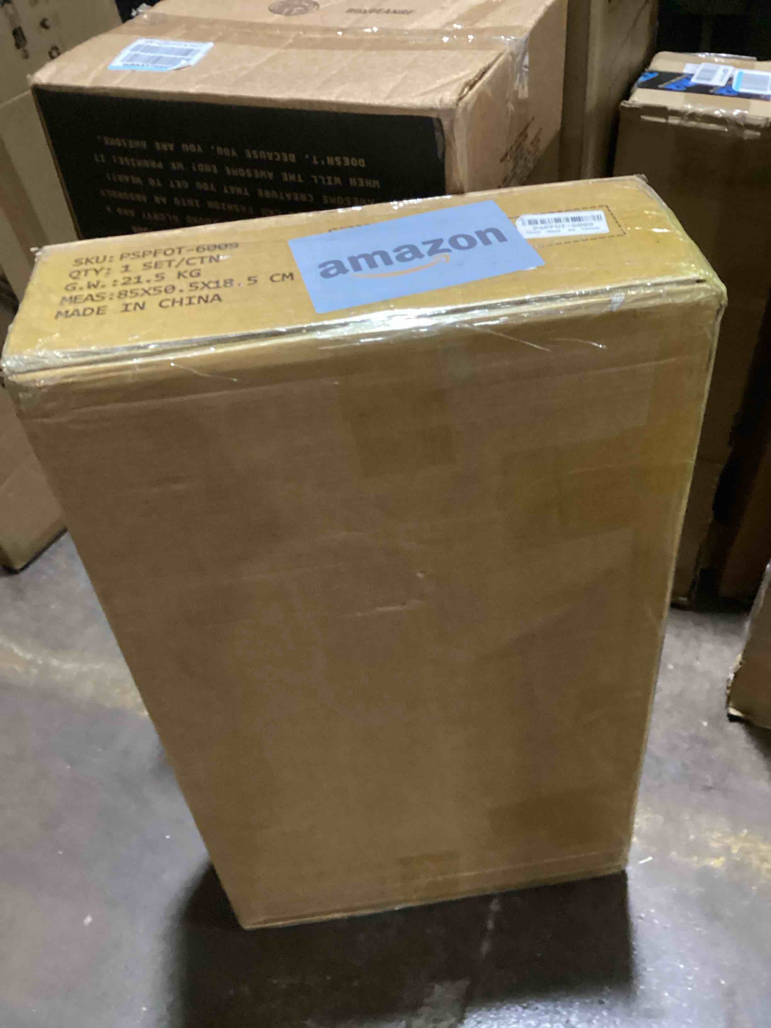 https://s3.amazonaws.com/lotting-images-prod/bidfta/RED5892656_1722878347253.jpeg
