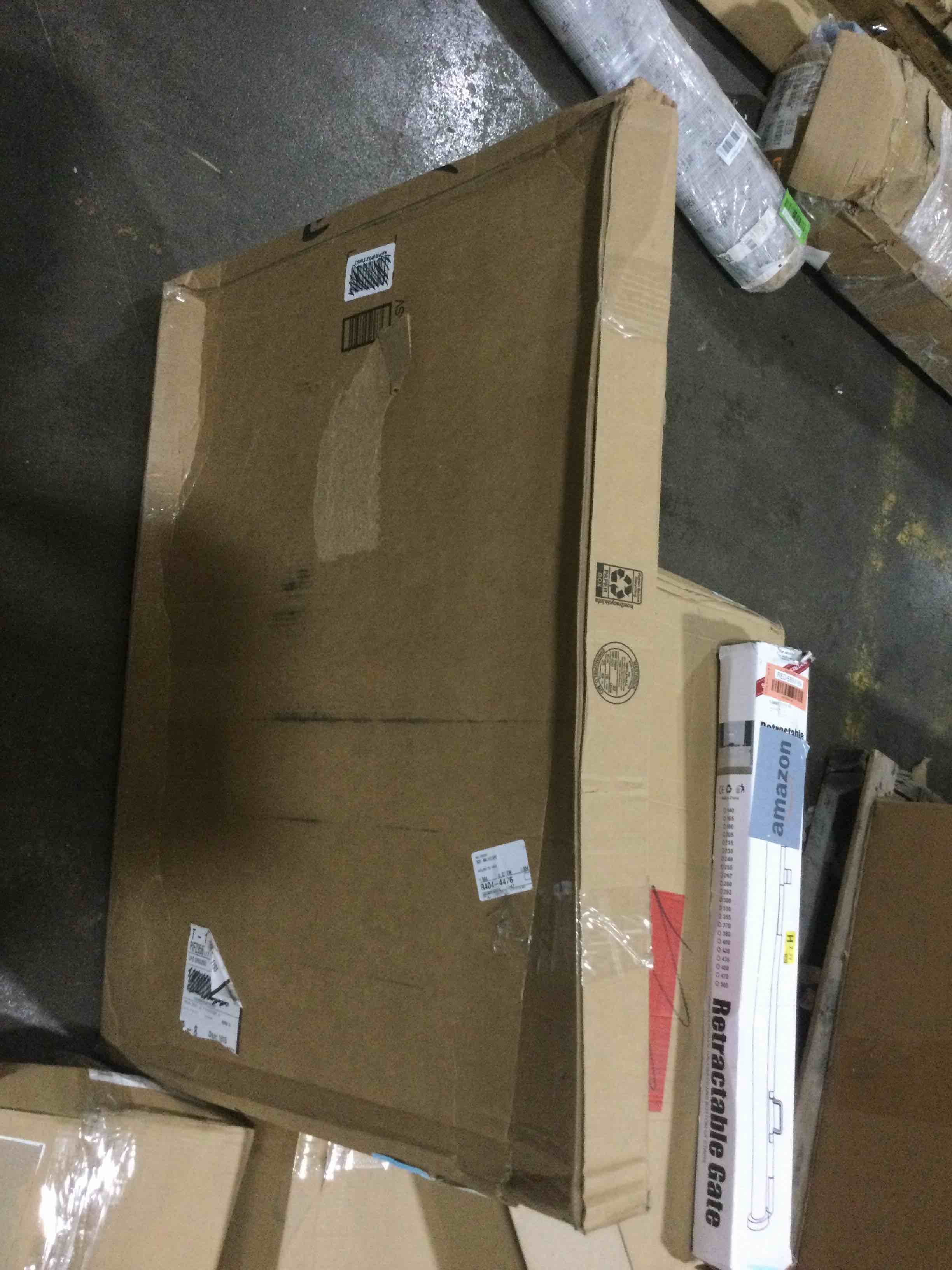 https://s3.amazonaws.com/lotting-images-prod/bidfta/RED5893168_1722962710945.jpeg