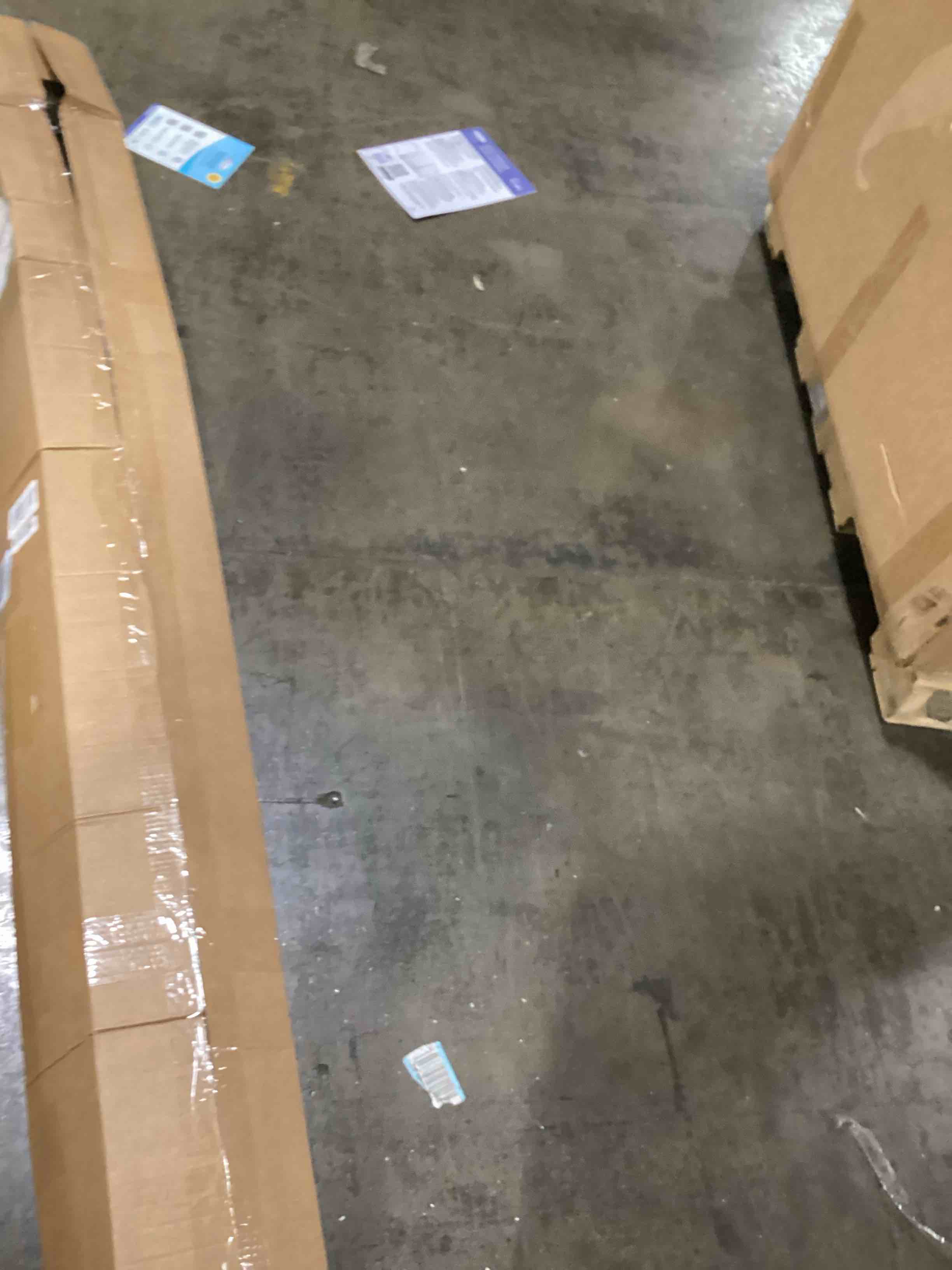 https://s3.amazonaws.com/lotting-images-prod/bidfta/RED5893767_1723828423869.jpeg