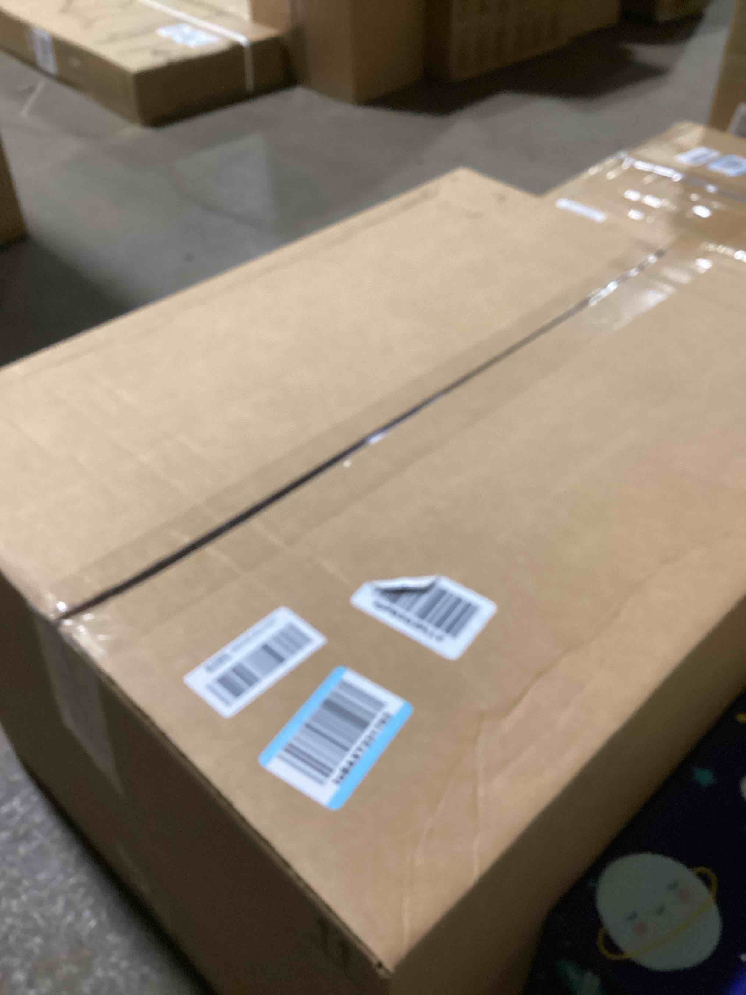 https://s3.amazonaws.com/lotting-images-prod/bidfta/RED5895386_1724263366609.jpeg