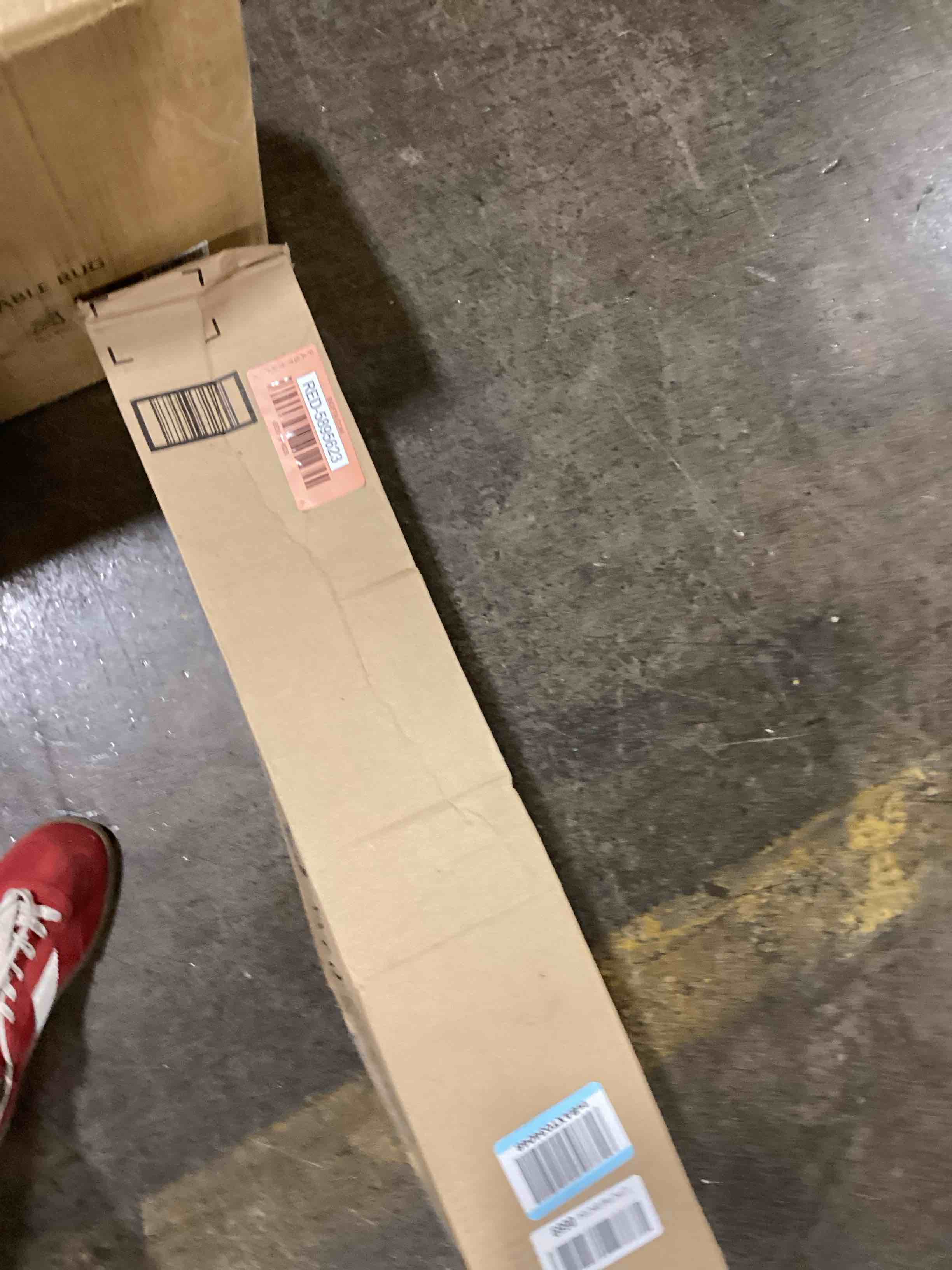 https://s3.amazonaws.com/lotting-images-prod/bidfta/RED5895623_1722456266486.jpeg