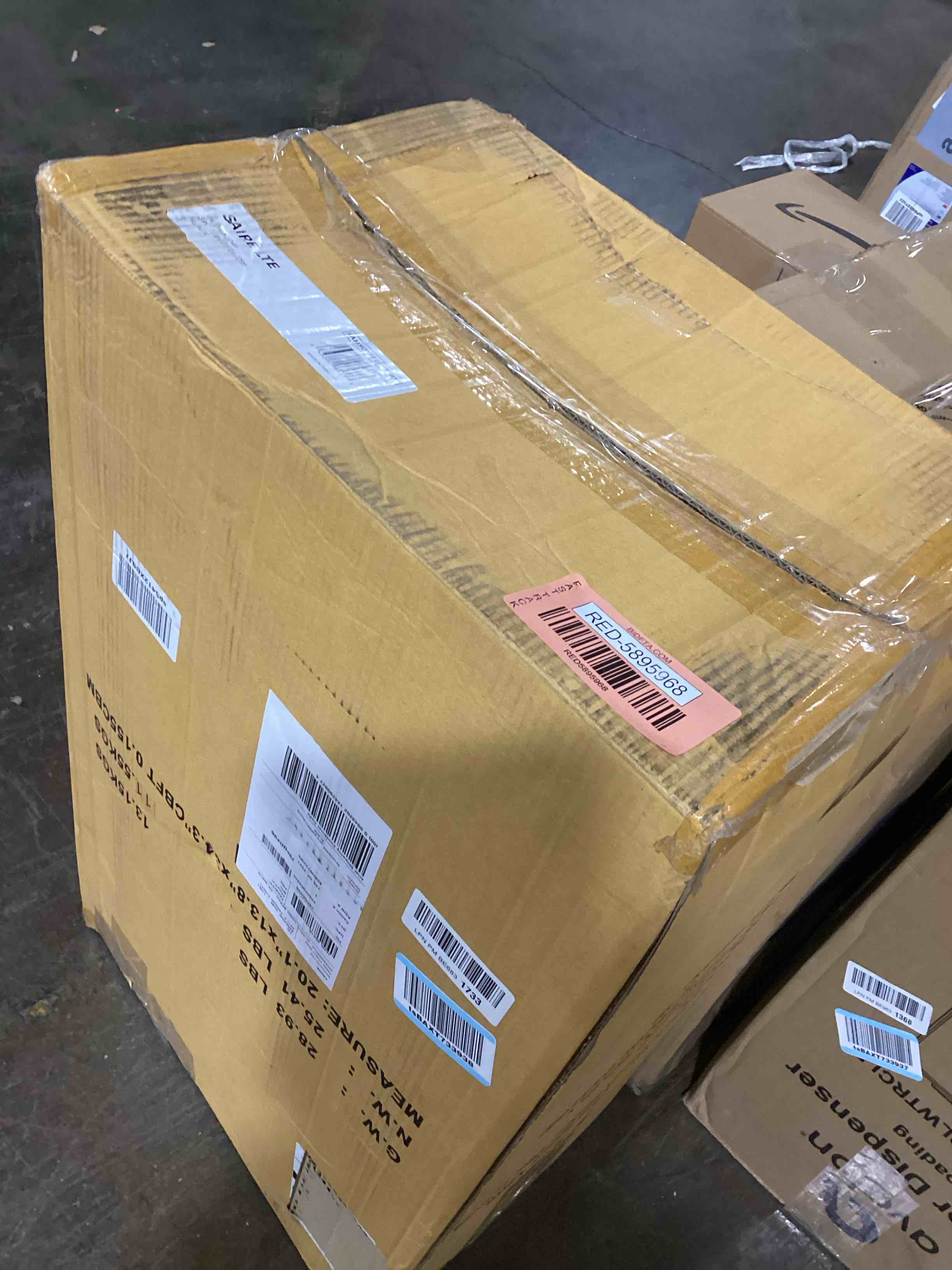 https://s3.amazonaws.com/lotting-images-prod/bidfta/RED5895968_1722520151066.jpeg