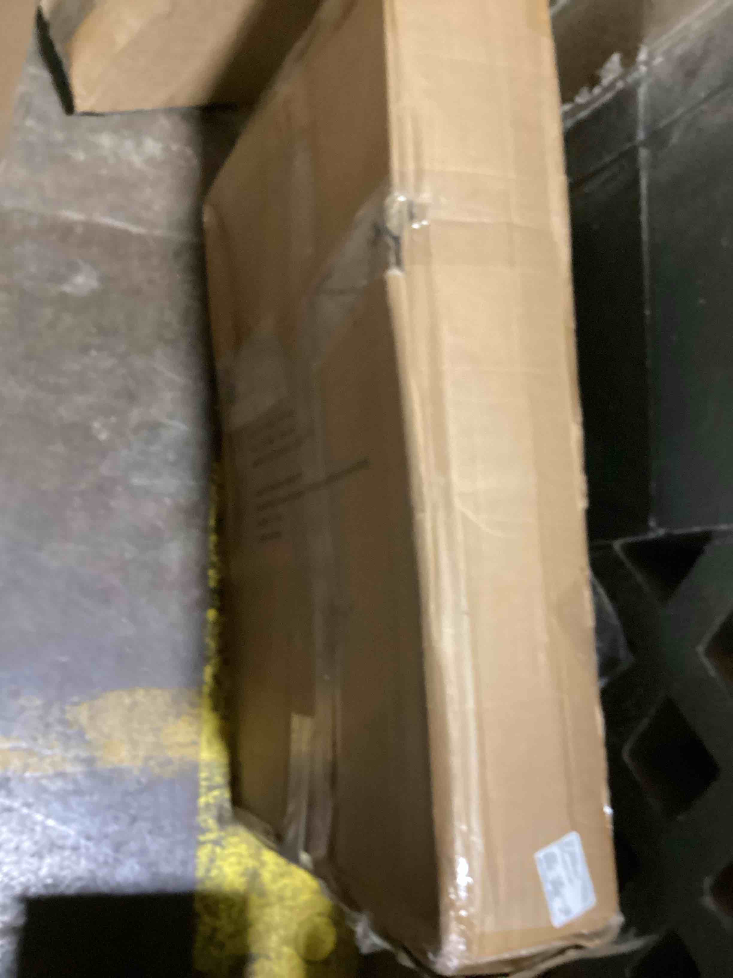 https://s3.amazonaws.com/lotting-images-prod/bidfta/RED5896045_1722541543535.jpeg