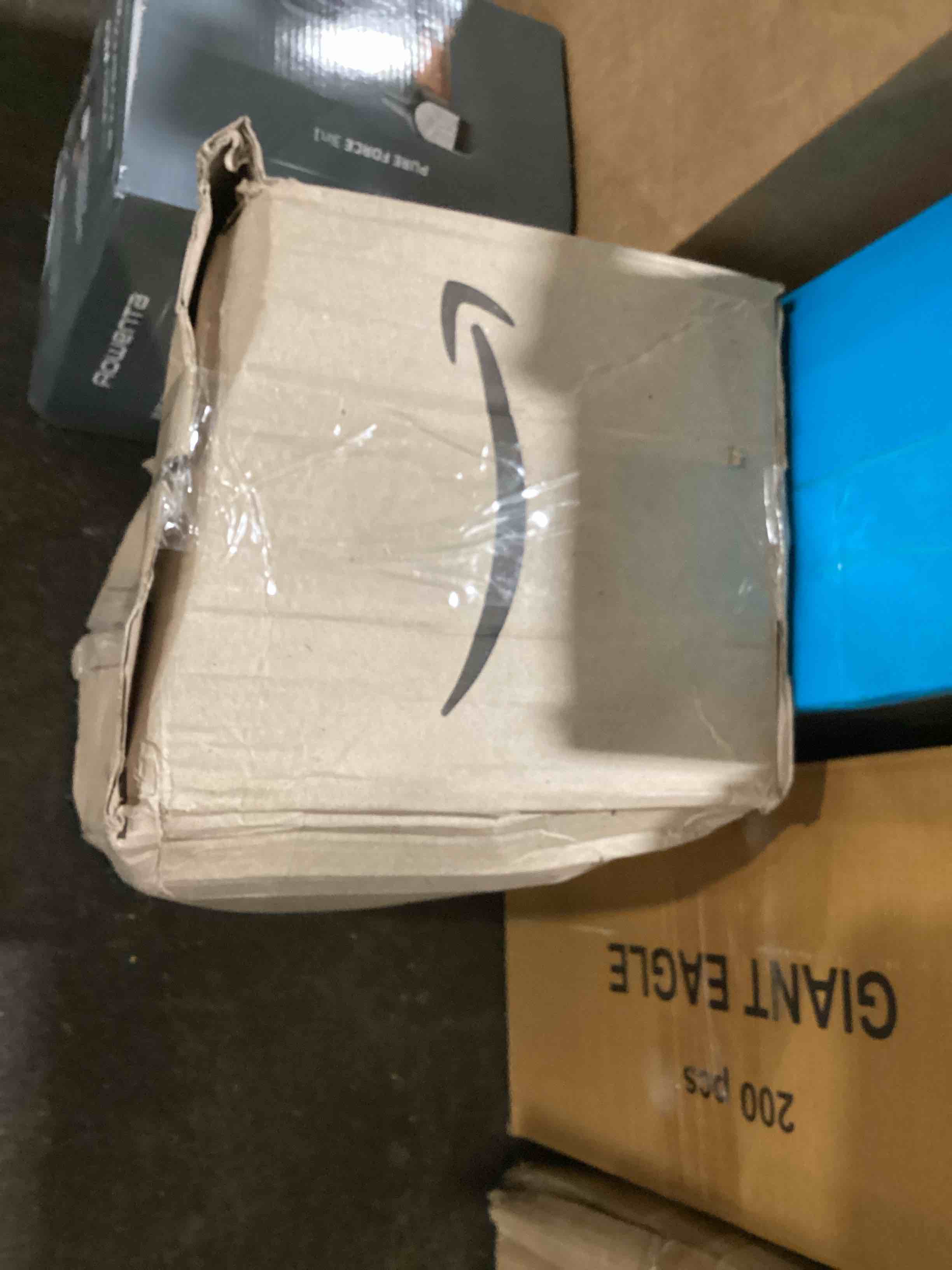 https://s3.amazonaws.com/lotting-images-prod/bidfta/RED5896704_1722617504406.jpeg