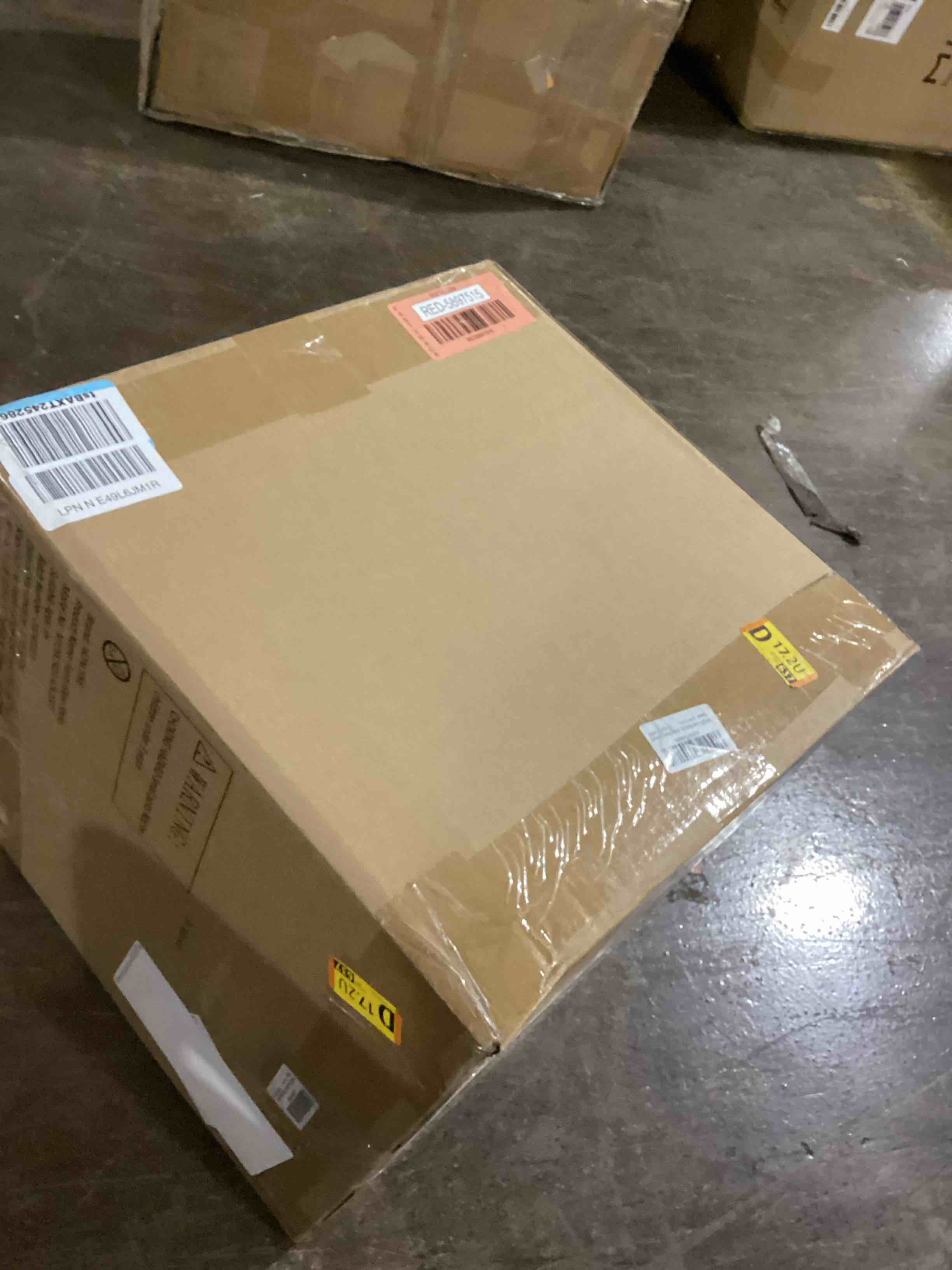 https://s3.amazonaws.com/lotting-images-prod/bidfta/RED5897515_1721416776701.jpeg
