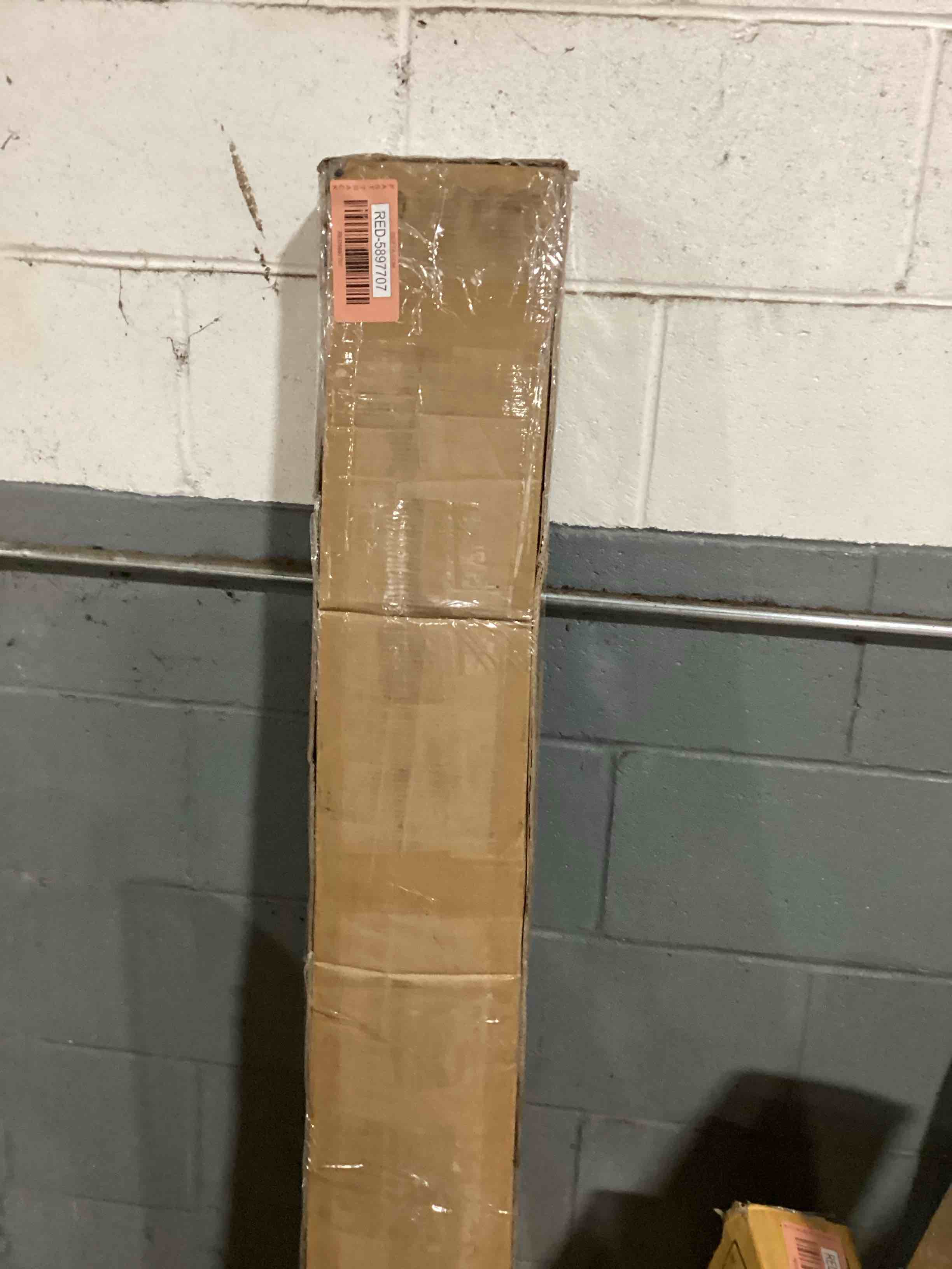 https://s3.amazonaws.com/lotting-images-prod/bidfta/RED5897707_1721669372728.jpeg