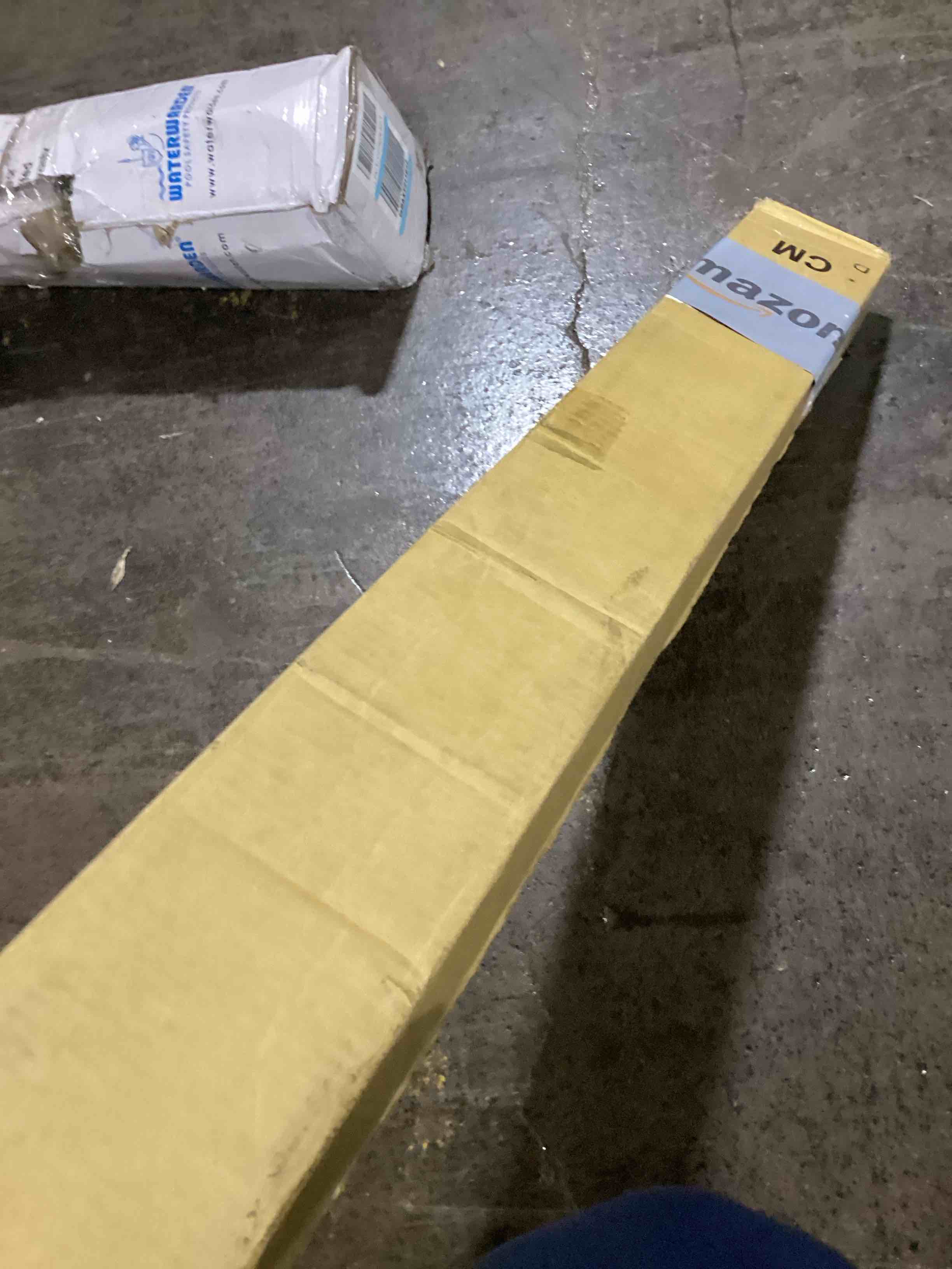 https://s3.amazonaws.com/lotting-images-prod/bidfta/RED5898065_1723040357153.jpeg