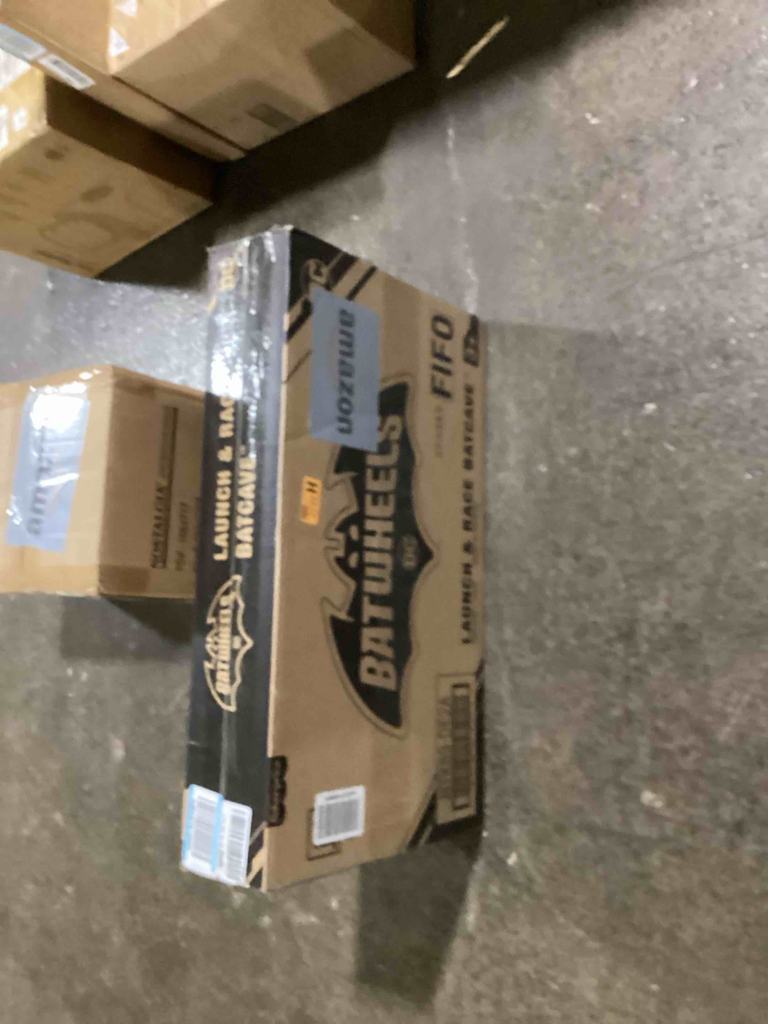 https://s3.amazonaws.com/lotting-images-prod/bidfta/RED5898624_1722366299112.jpeg