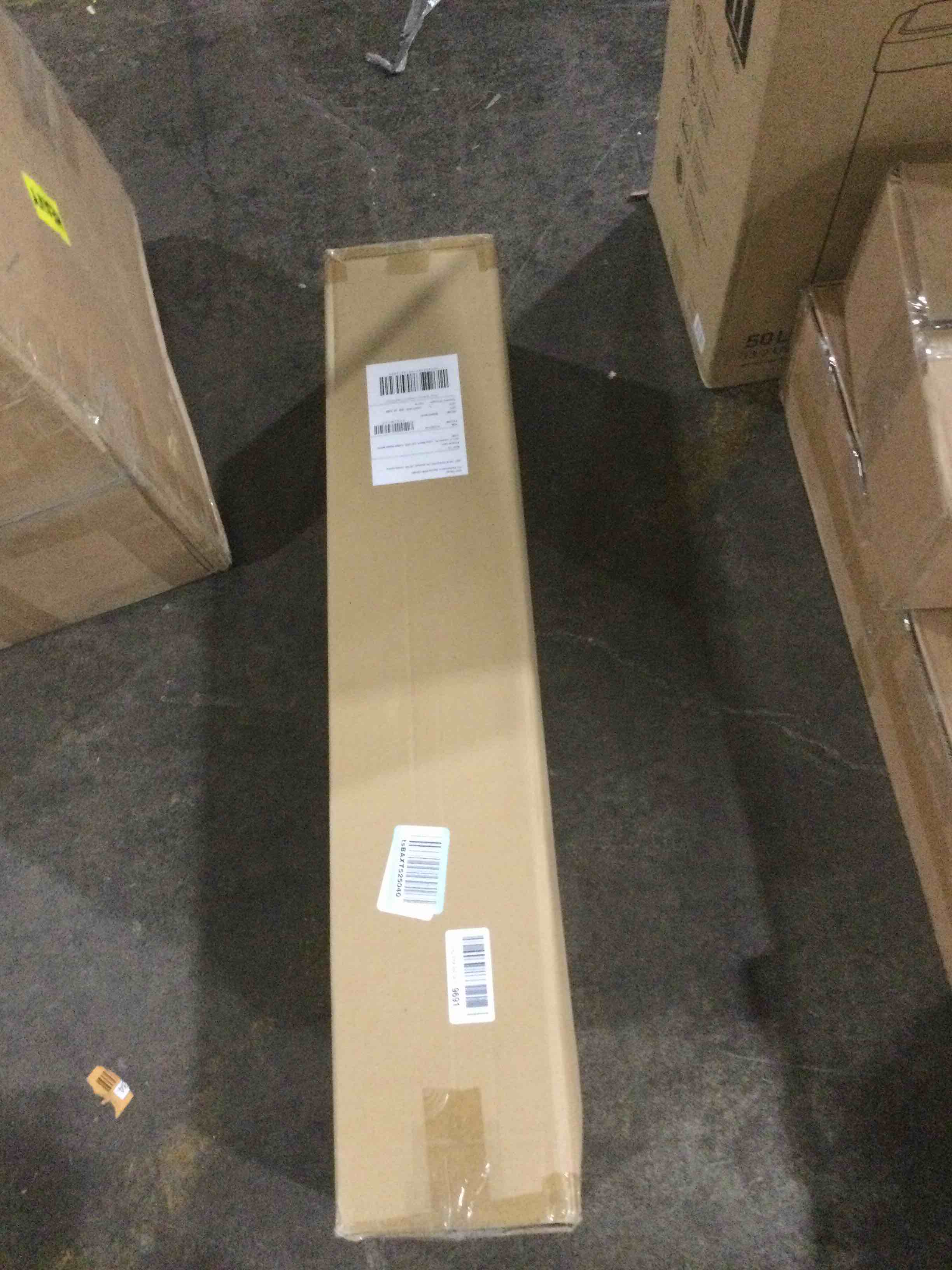 https://s3.amazonaws.com/lotting-images-prod/bidfta/RED5898819_1722436523707.jpeg