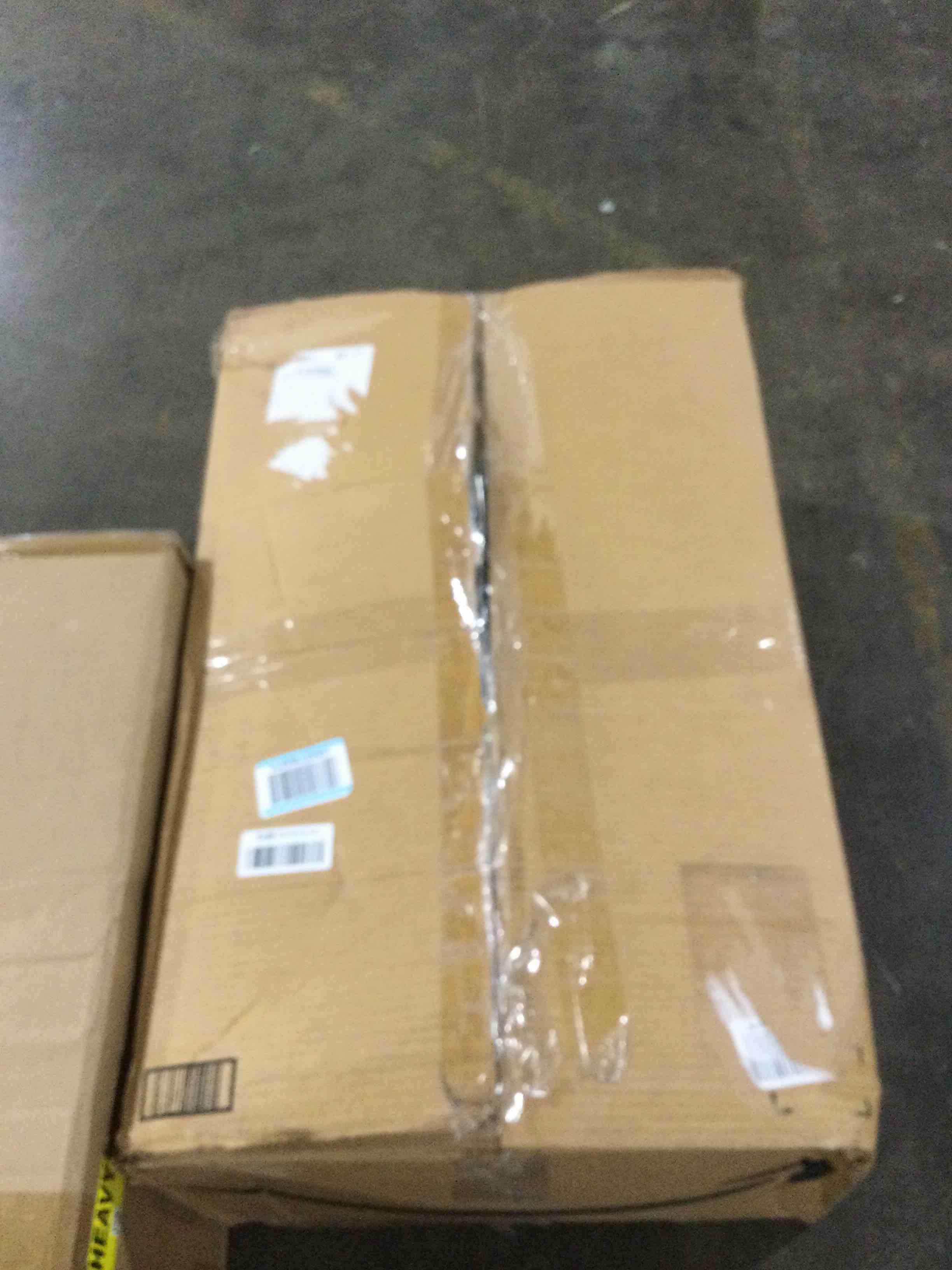 https://s3.amazonaws.com/lotting-images-prod/bidfta/RED5898822_1722436283408.jpeg