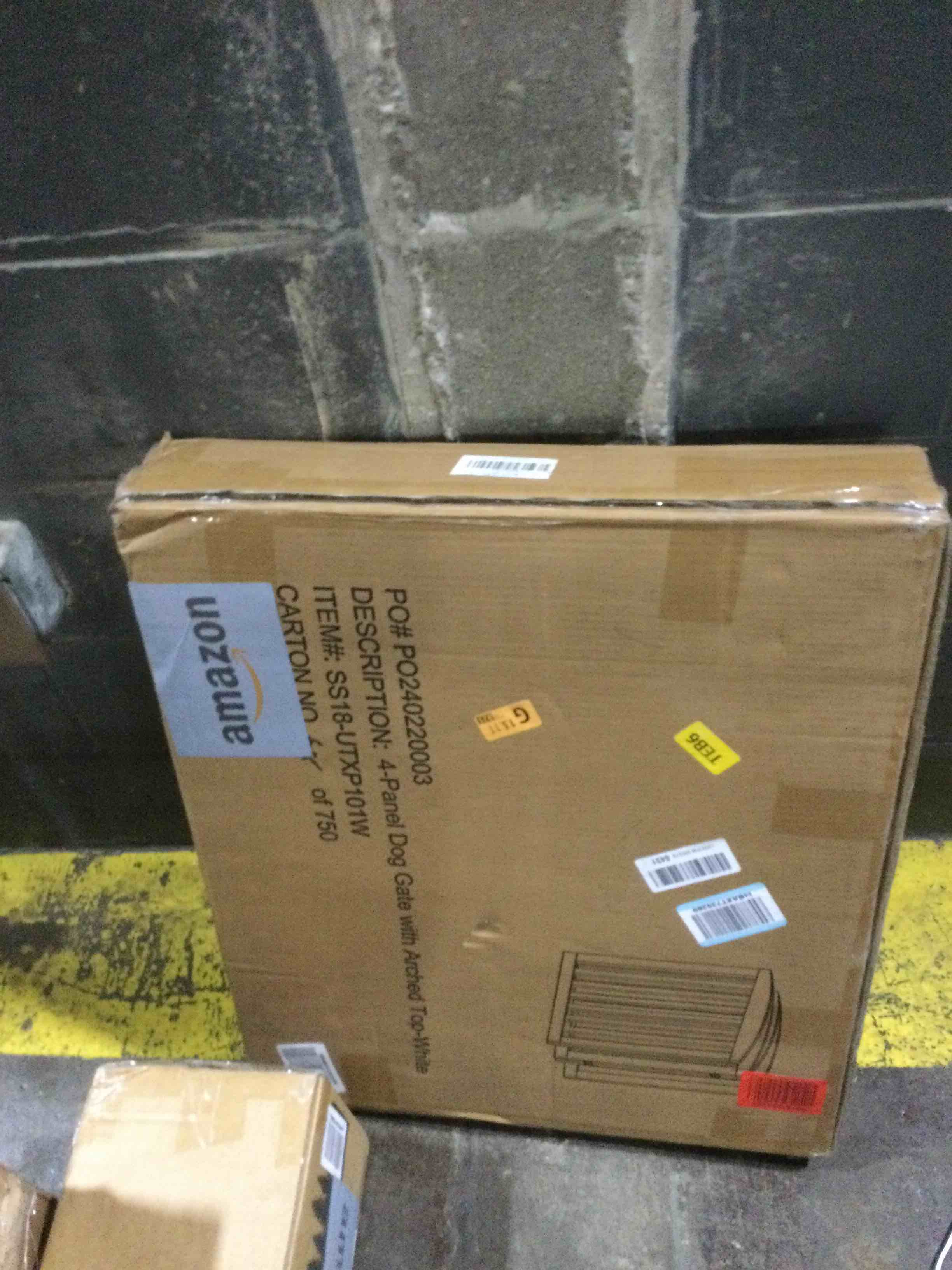https://s3.amazonaws.com/lotting-images-prod/bidfta/RED5898855_1722433041598.jpeg